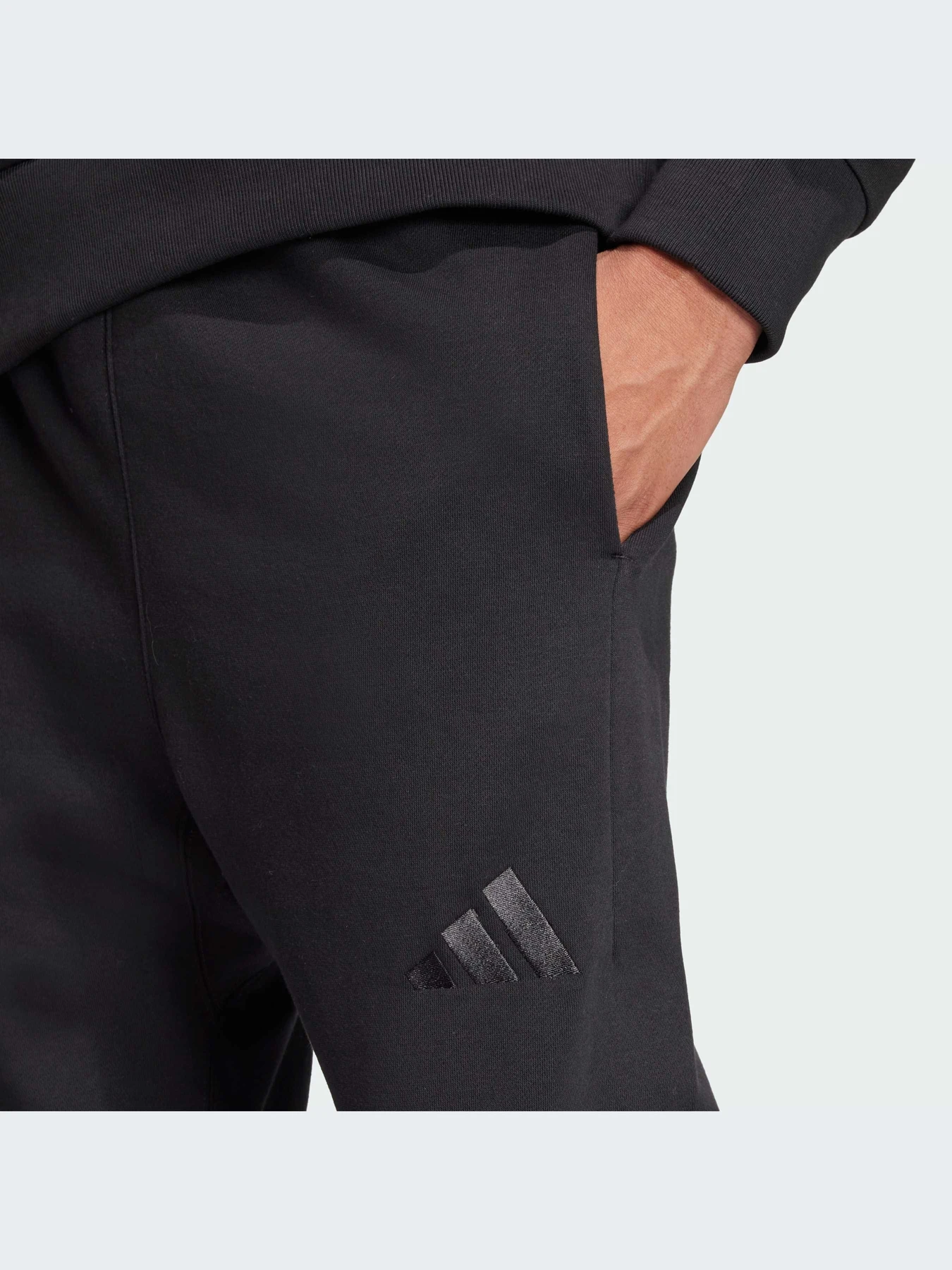 Брюки Adidas модель IX1246-KZ Брюки Adidas модель IX1246-KZ Фото