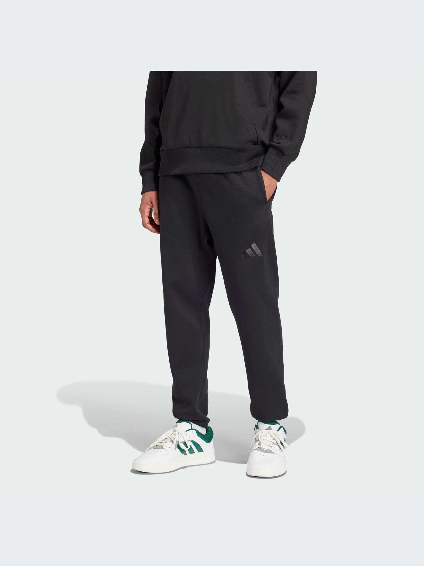 Брюки Adidas модель IX1246-KZ Брюки Adidas модель IX1246-KZ Фото