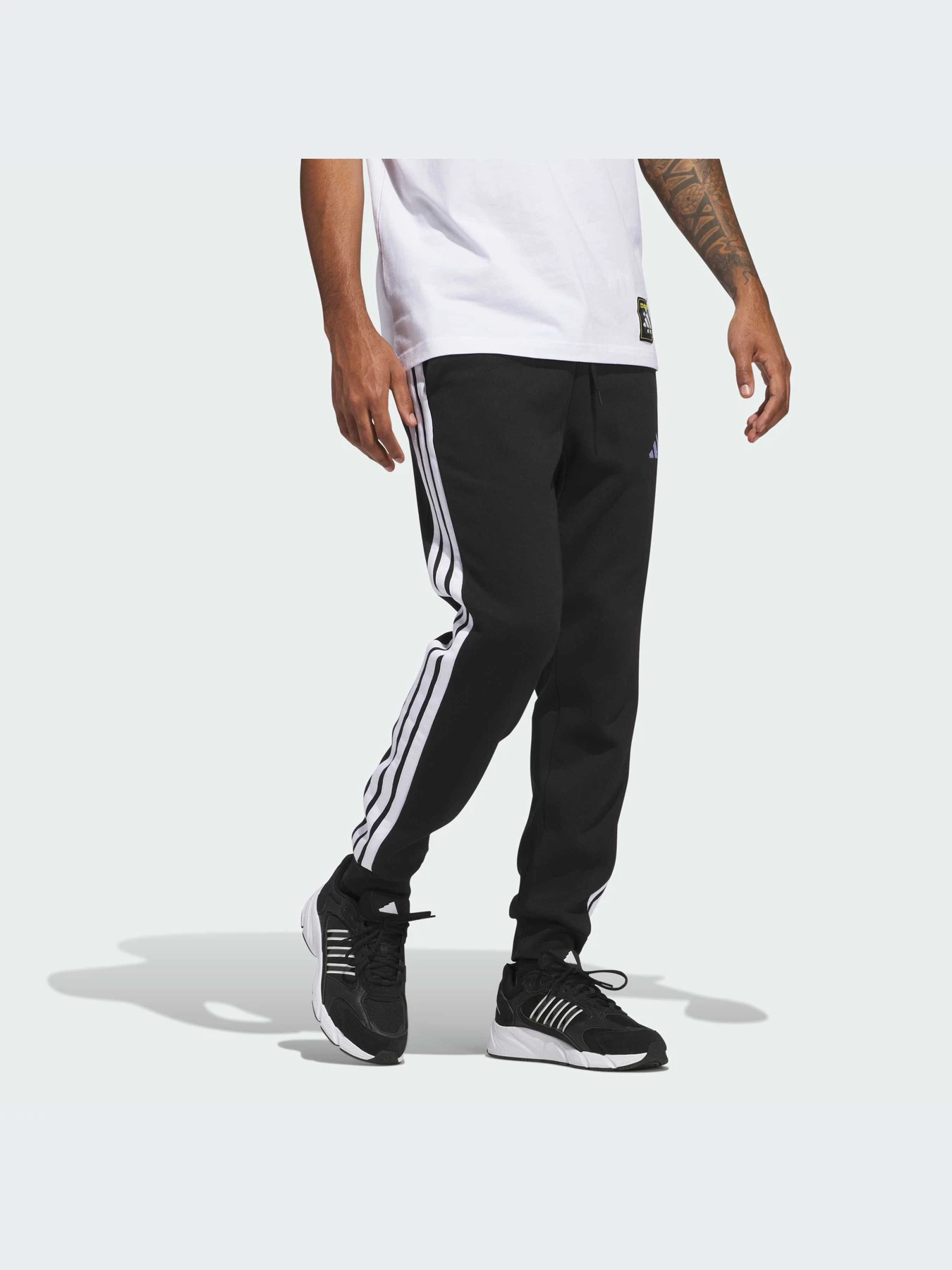 Брюки Adidas модель JD1861-KZ Брюки Adidas модель JD1861-KZ Фото