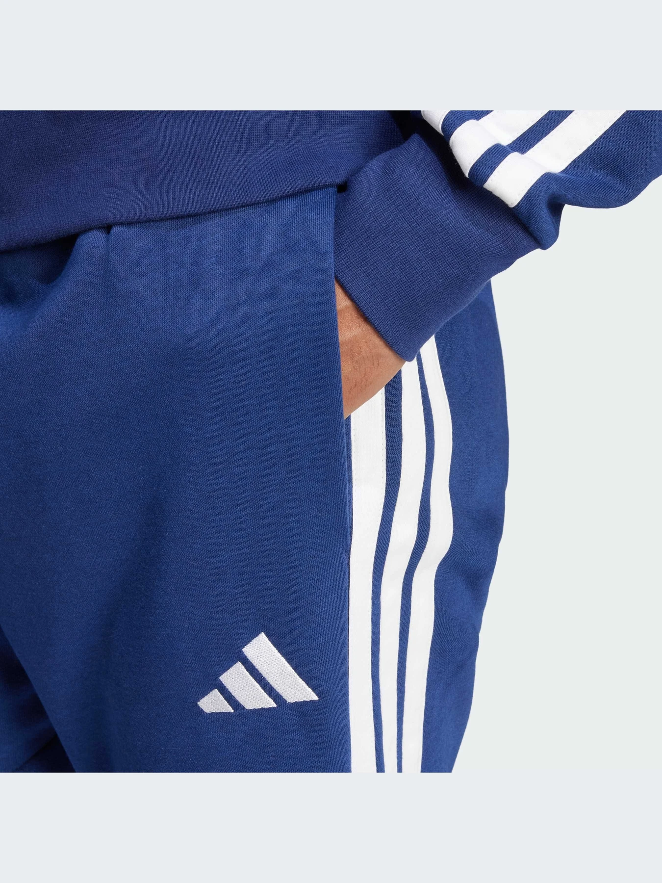 Брюки Adidas модель JD1859-KZ Брюки Adidas модель JD1859-KZ Фото