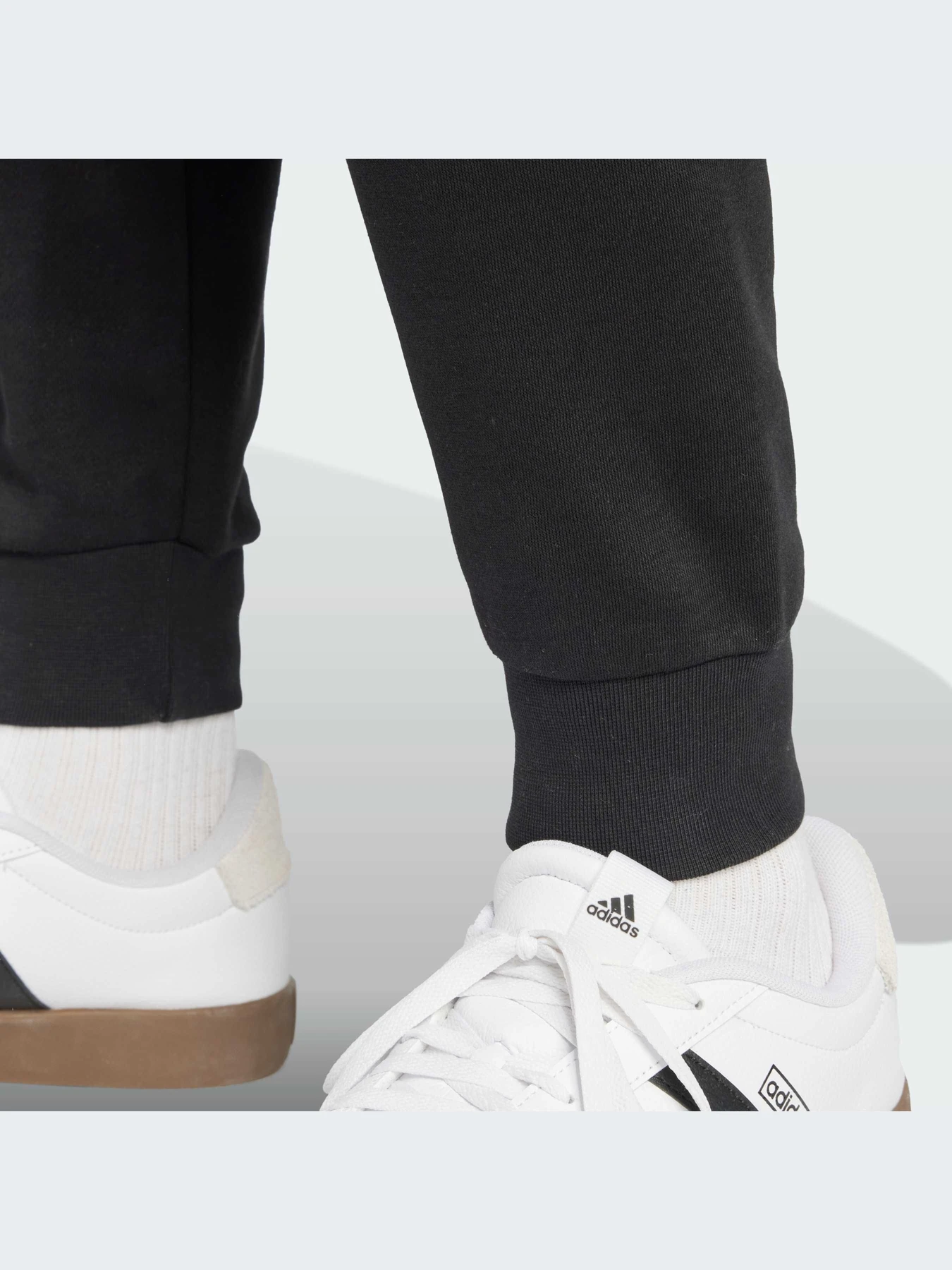 Брюки Adidas модель IN6147-KZ Брюки Adidas модель IN6147-KZ Фото