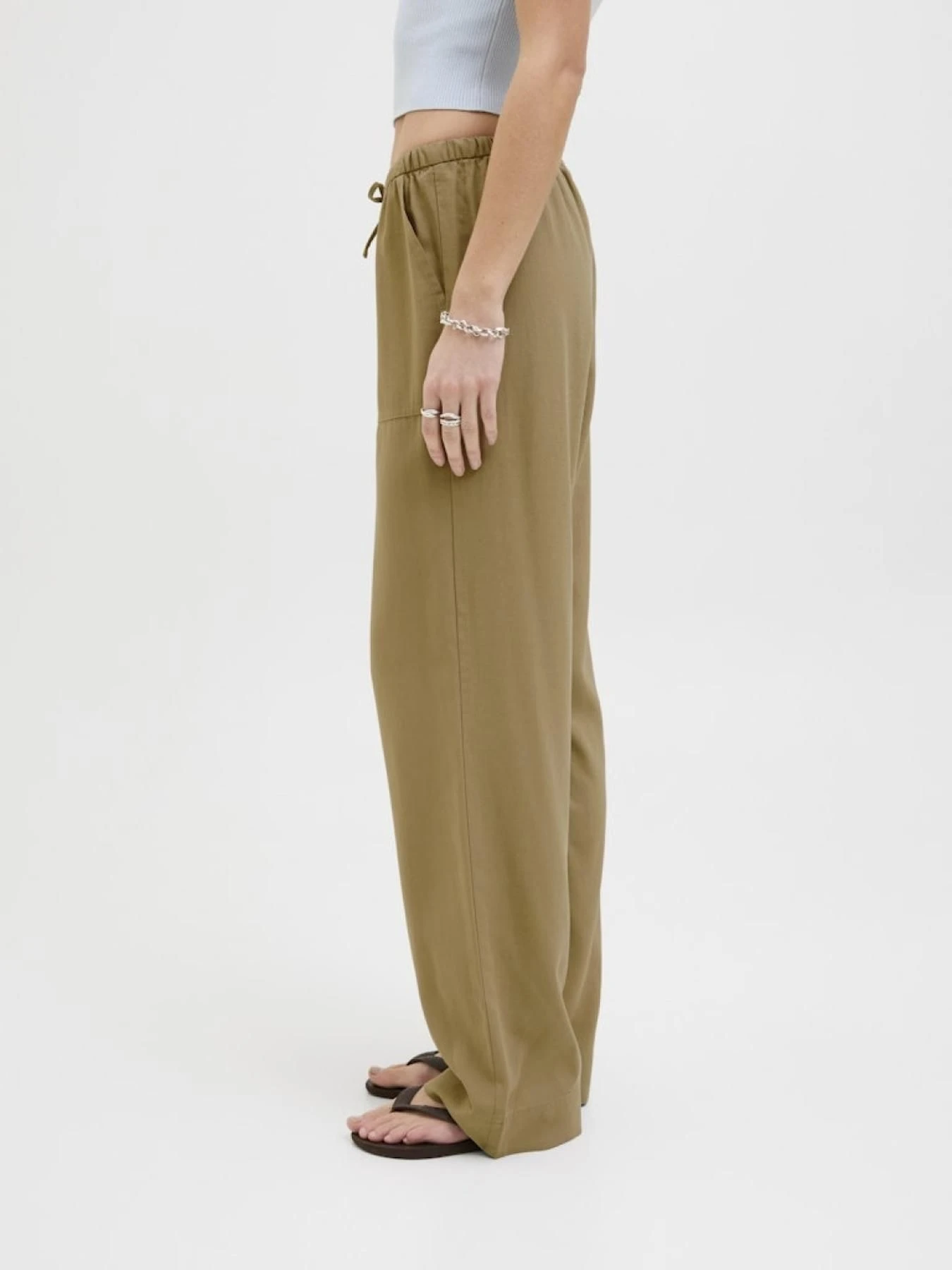 Брюки JACK & JONES модель 12261759_Kelp Брюки JACK & JONES модель 12261759_Kelp Фото