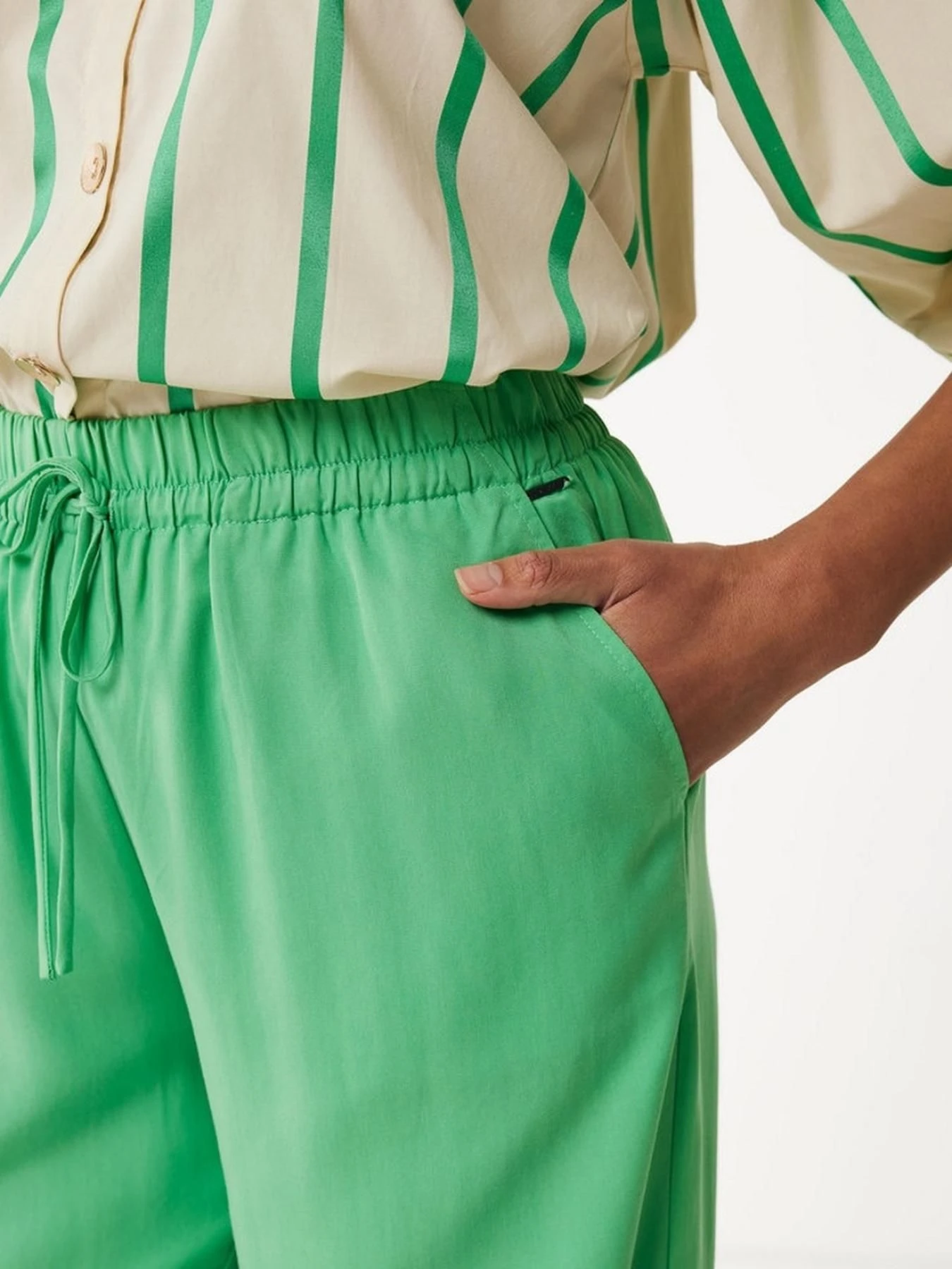 Брюки MEXX модель MF007006241W_BRIGHTGREEN Брюки MEXX модель MF007006241W_BRIGHTGREEN Фото