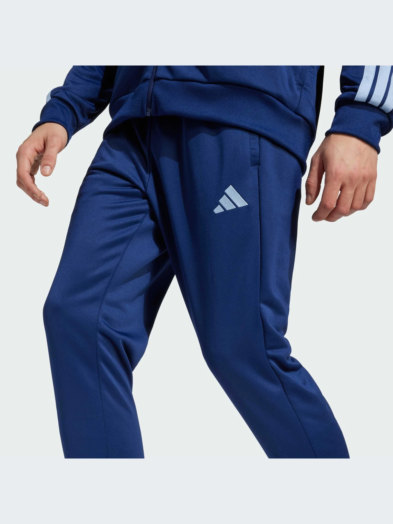 Костюмы Adidas 3 Stripes модель JI8873-KZ Костюмы Adidas 3 Stripes модель JI8873-KZ Фото