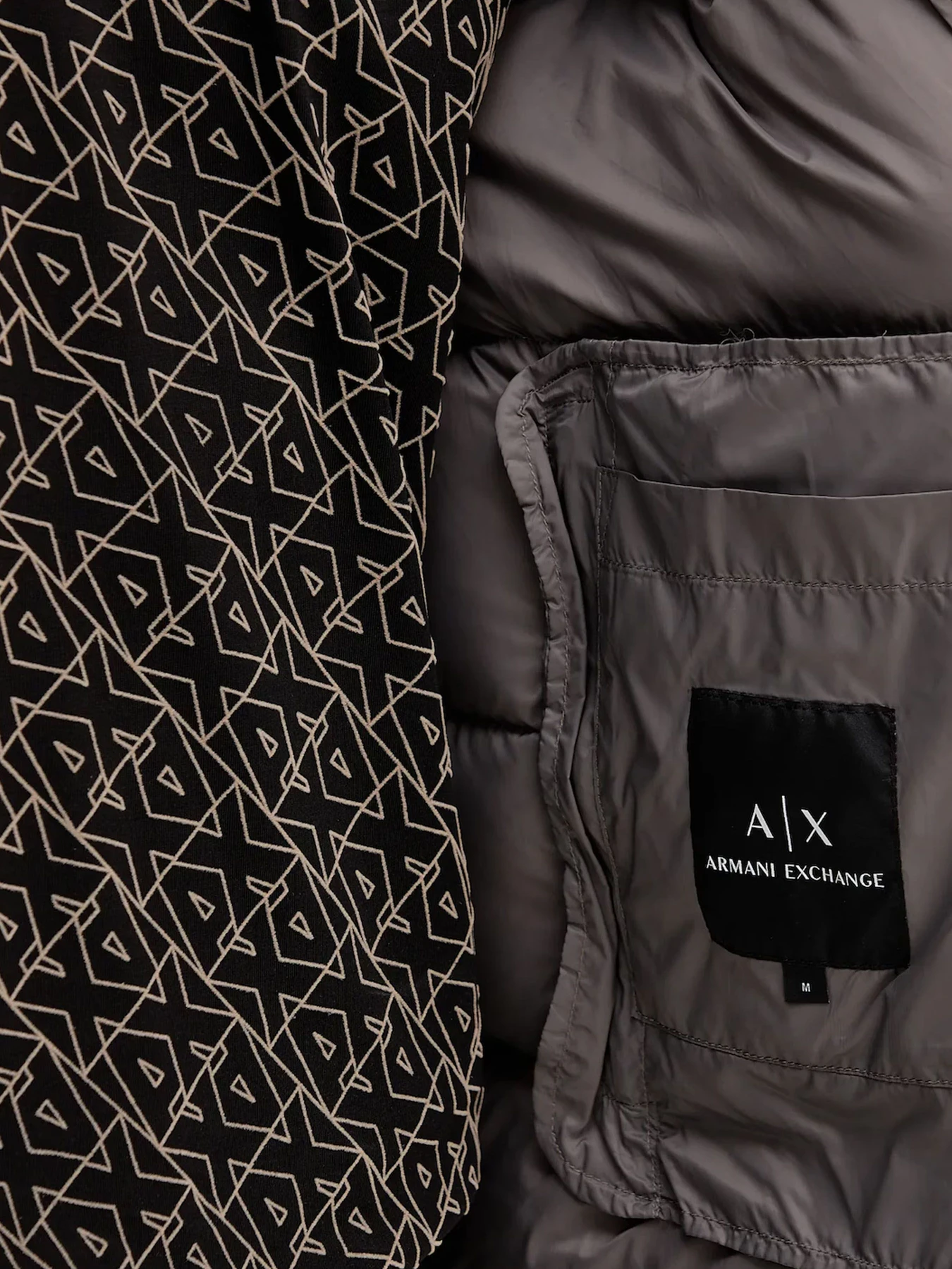 Куртки и дубленки Armani Exchange модель XM001575-AF16927-U8092 Куртки и дубленки Armani Exchange модель XM001575-AF16927-U8092 Фото