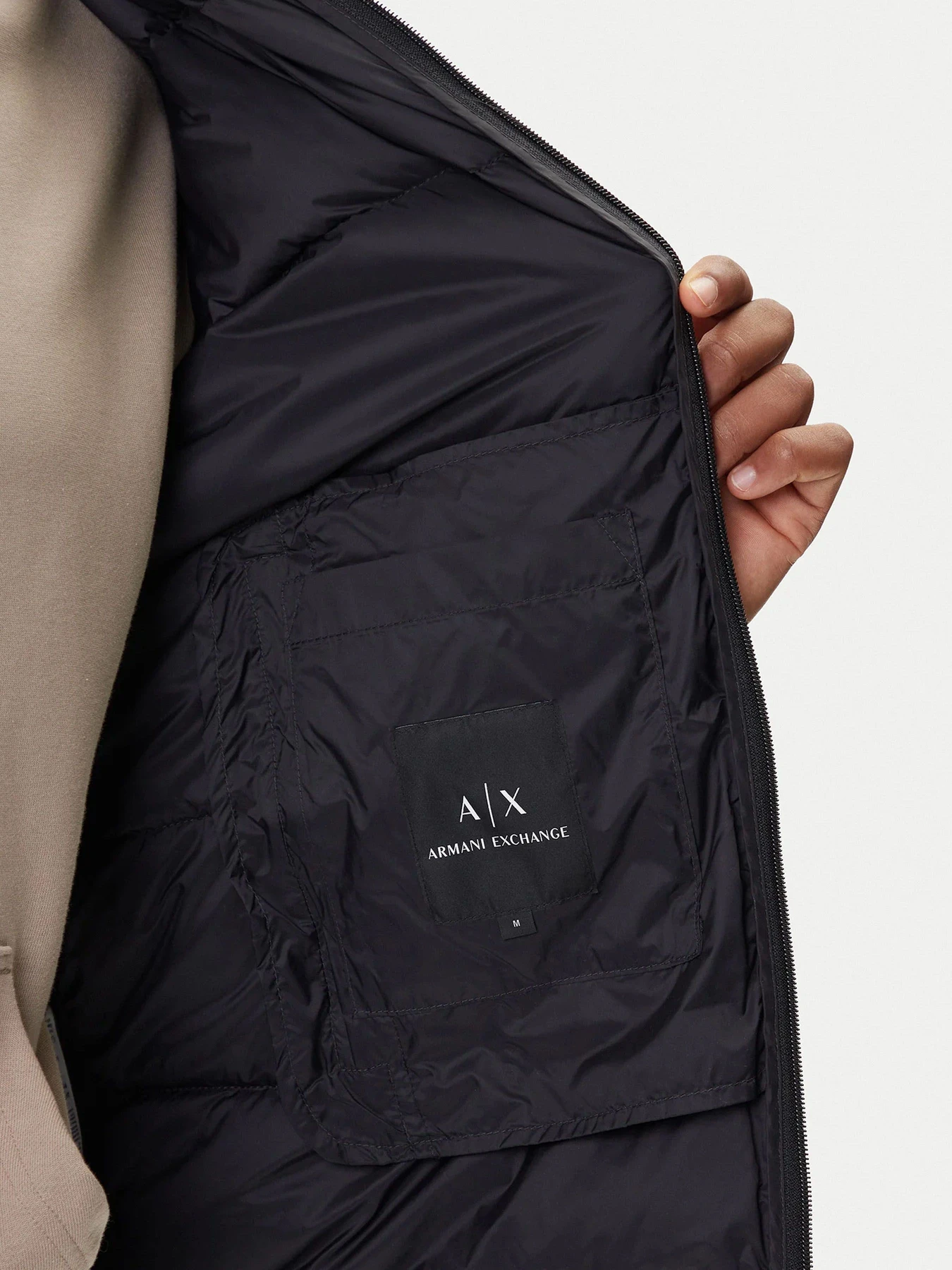 Куртки и дубленки Armani Exchange модель XM001575-AF16927-UC001 Куртки и дубленки Armani Exchange модель XM001575-AF16927-UC001 Фото