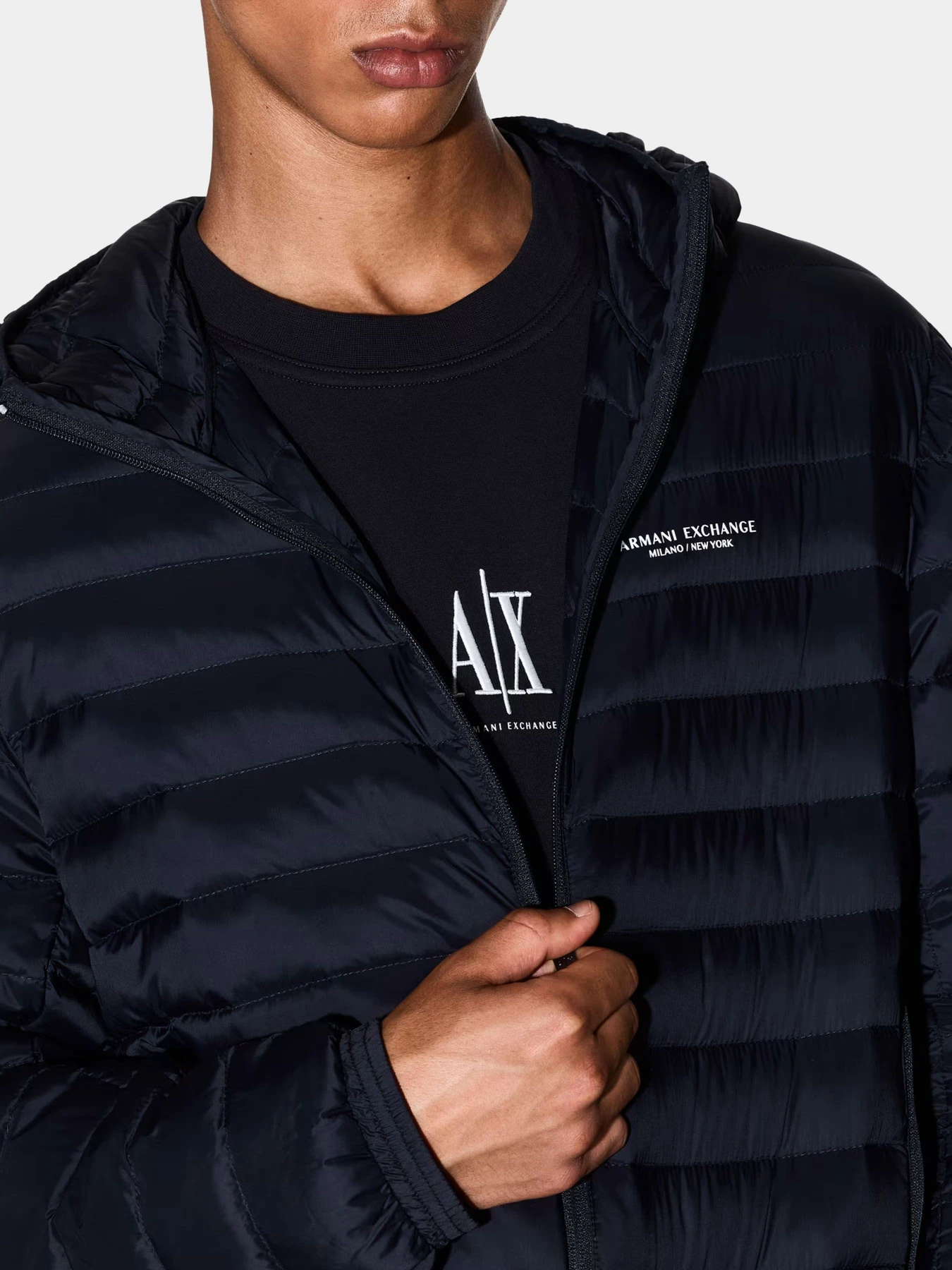 Куртки и дубленки Armani Exchange модель XM001577-AF16927-UB101 Куртки и дубленки Armani Exchange модель XM001577-AF16927-UB101 Фото