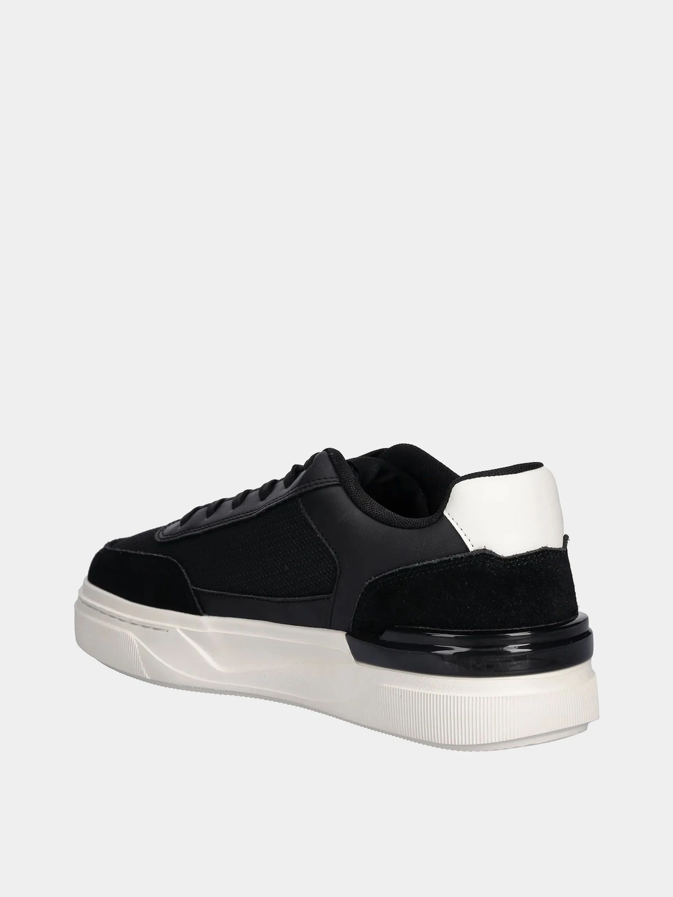Кроссовки Armani Exchange модель XM001968-AF19439-UC001 Кроссовки Armani Exchange модель XM001968-AF19439-UC001 Фото
