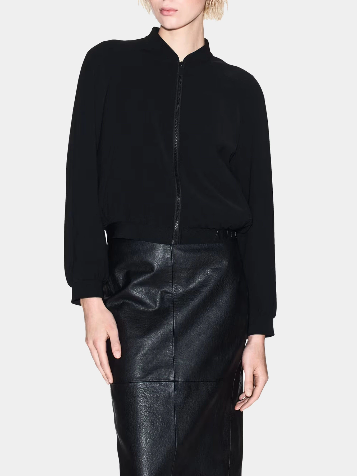 Куртки и дубленки Armani Exchange модель XW001029-AF10872-UC001 Куртки и дубленки Armani Exchange модель XW001029-AF10872-UC001 Фото