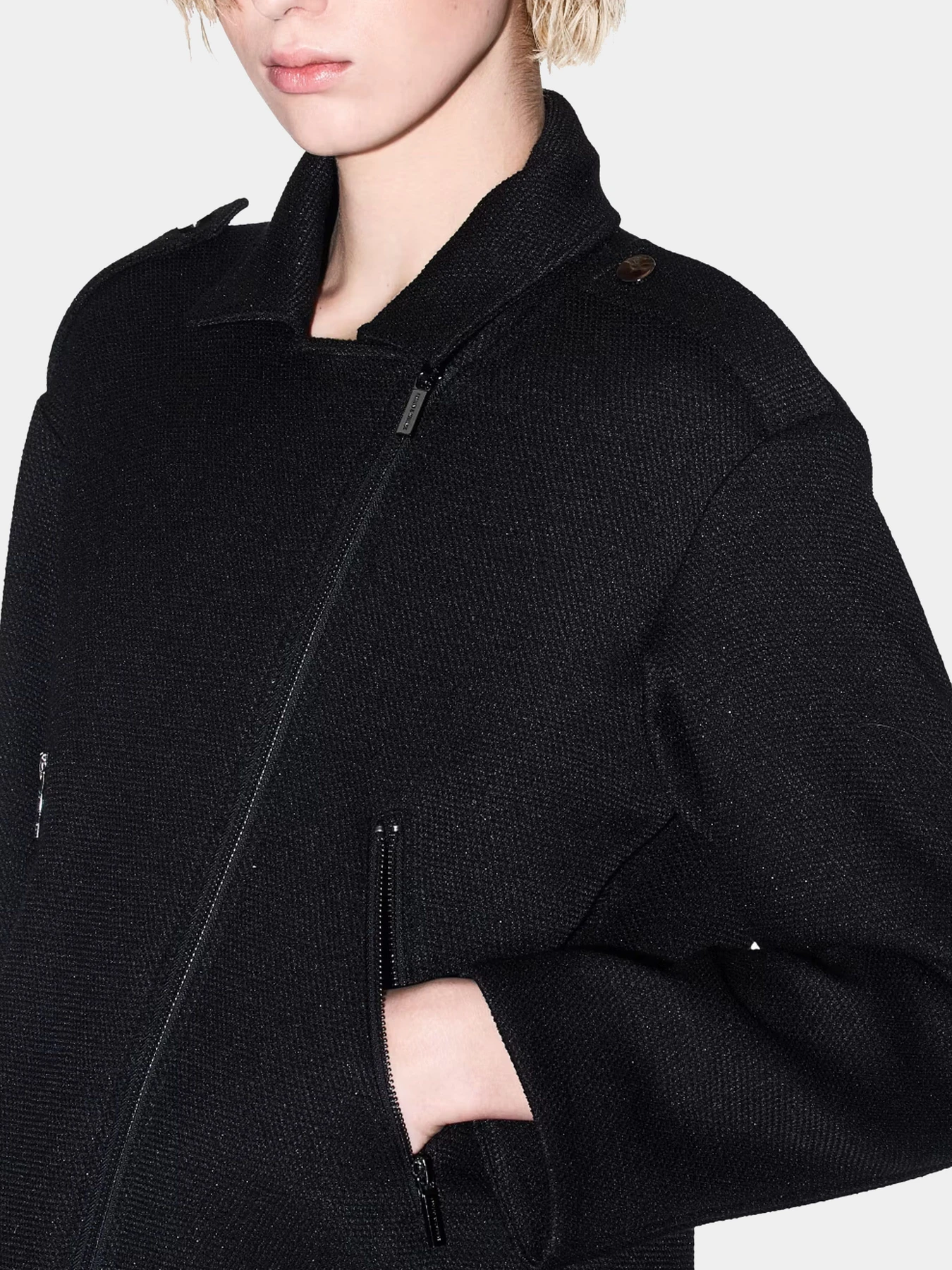 Куртки и дубленки Armani Exchange модель XW001236-AF16198-UC001 Куртки и дубленки Armani Exchange модель XW001236-AF16198-UC001 Фото