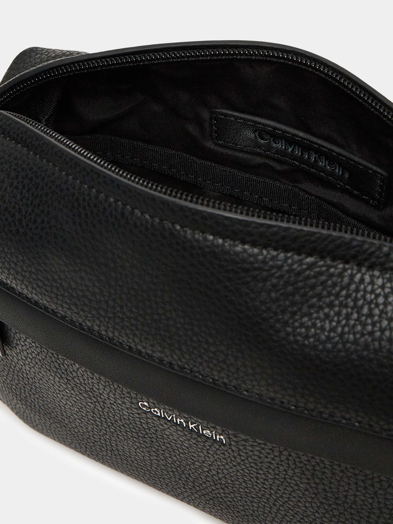 Сумки Calvin Klein модель LV04D3084G-UB1 Сумки Calvin Klein модель LV04D3084G-UB1 Фото