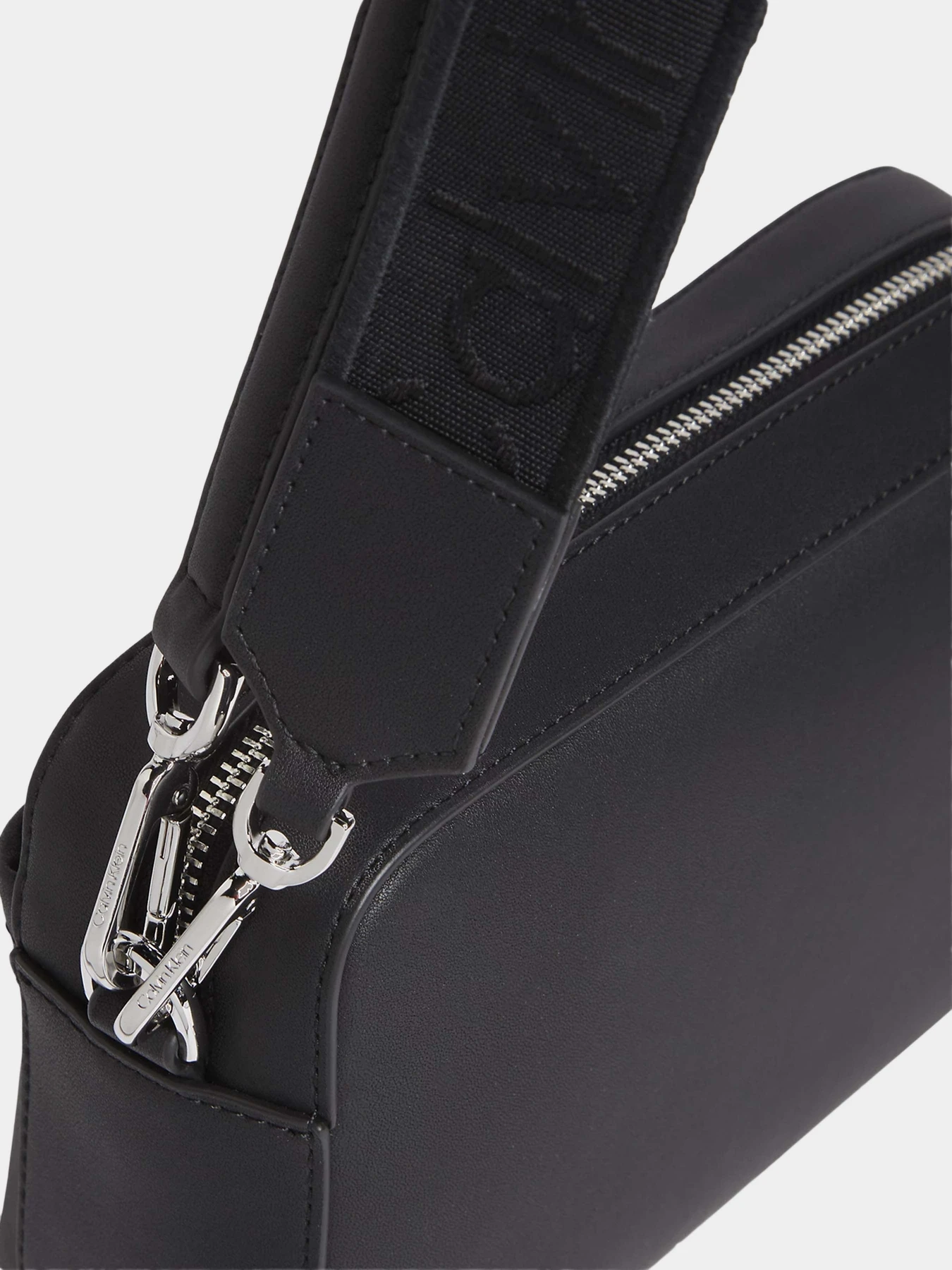 Сумки Calvin Klein модель LV04F3094G-UB1 Сумки Calvin Klein модель LV04F3094G-UB1 Фото