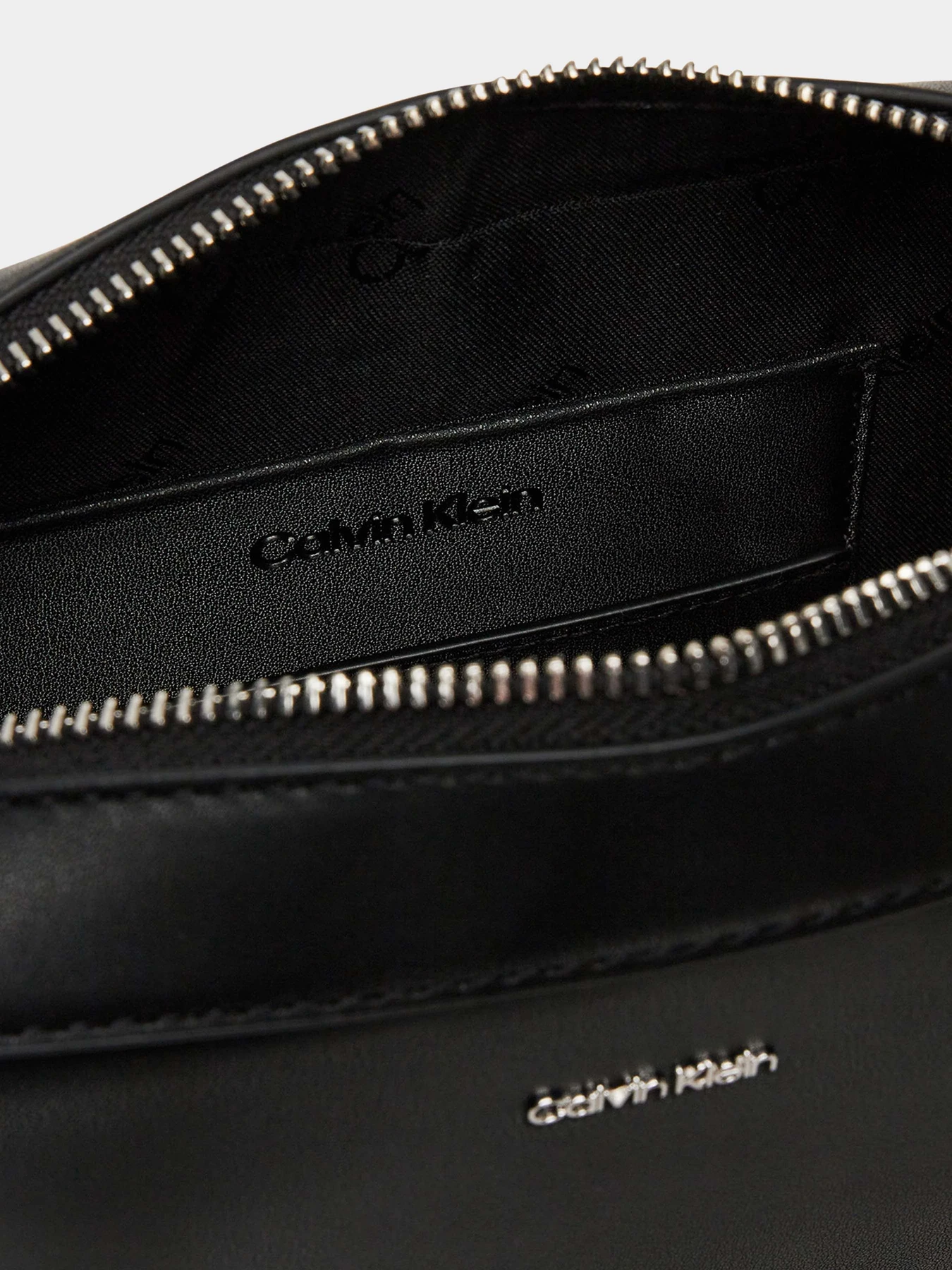 Сумки Calvin Klein модель LV04F3097G-UB1 Сумки Calvin Klein модель LV04F3097G-UB1 Фото
