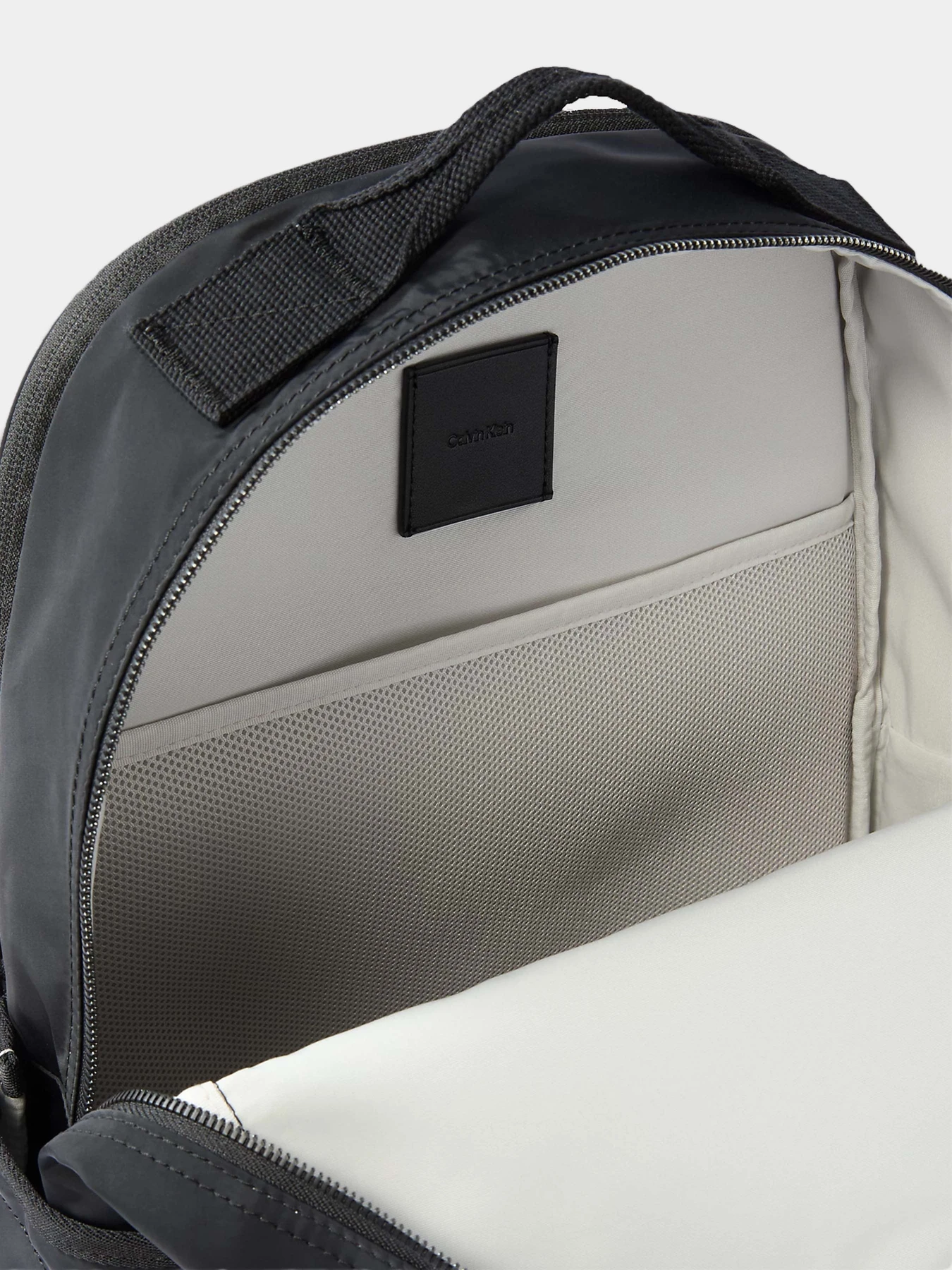 Рюкзаки Calvin Klein модель LV04G3162G-UB1 Рюкзаки Calvin Klein модель LV04G3162G-UB1 Фото