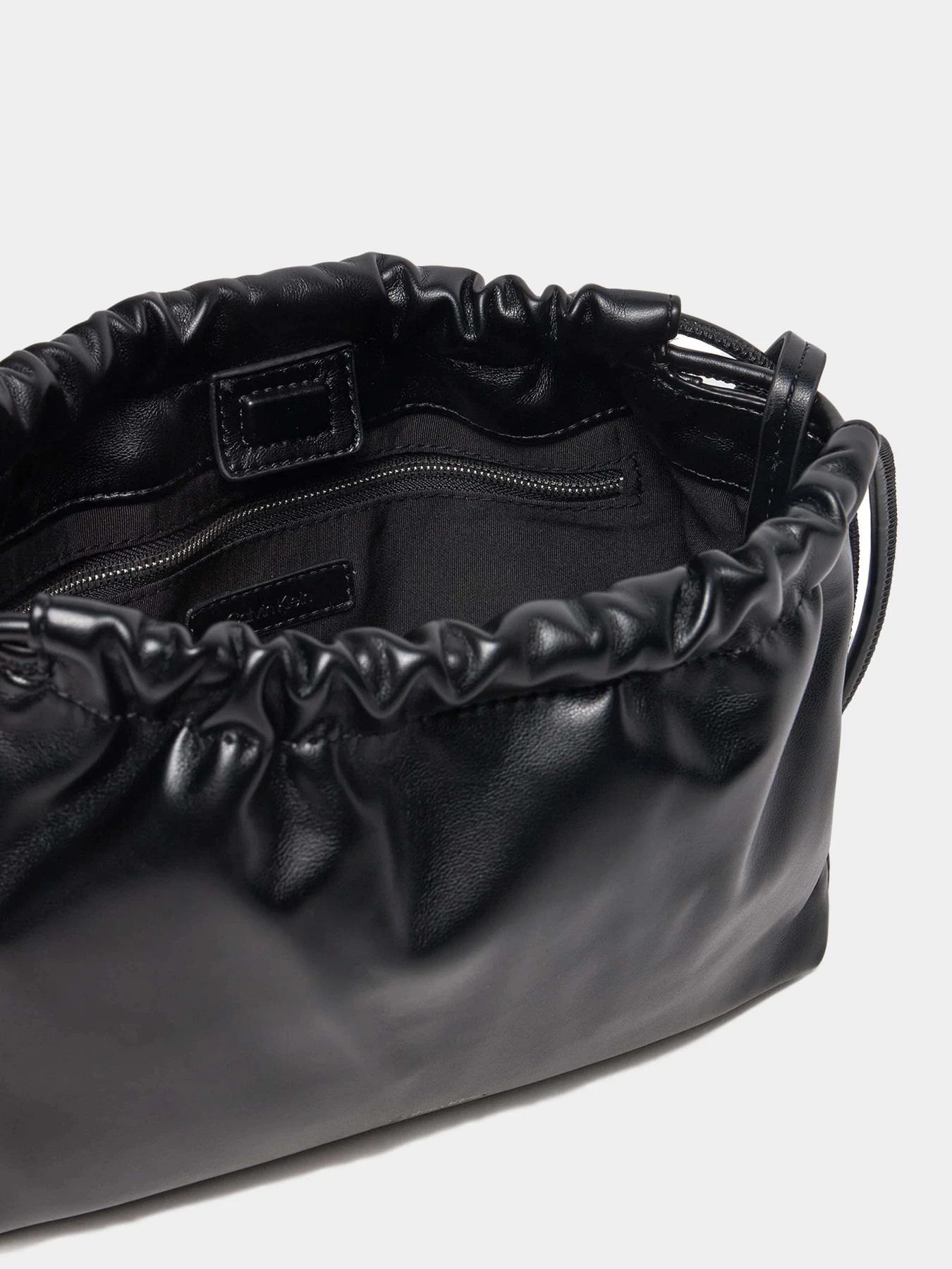 Сумки Calvin Klein модель LV04K3060G-UB1 Сумки Calvin Klein модель LV04K3060G-UB1 Фото