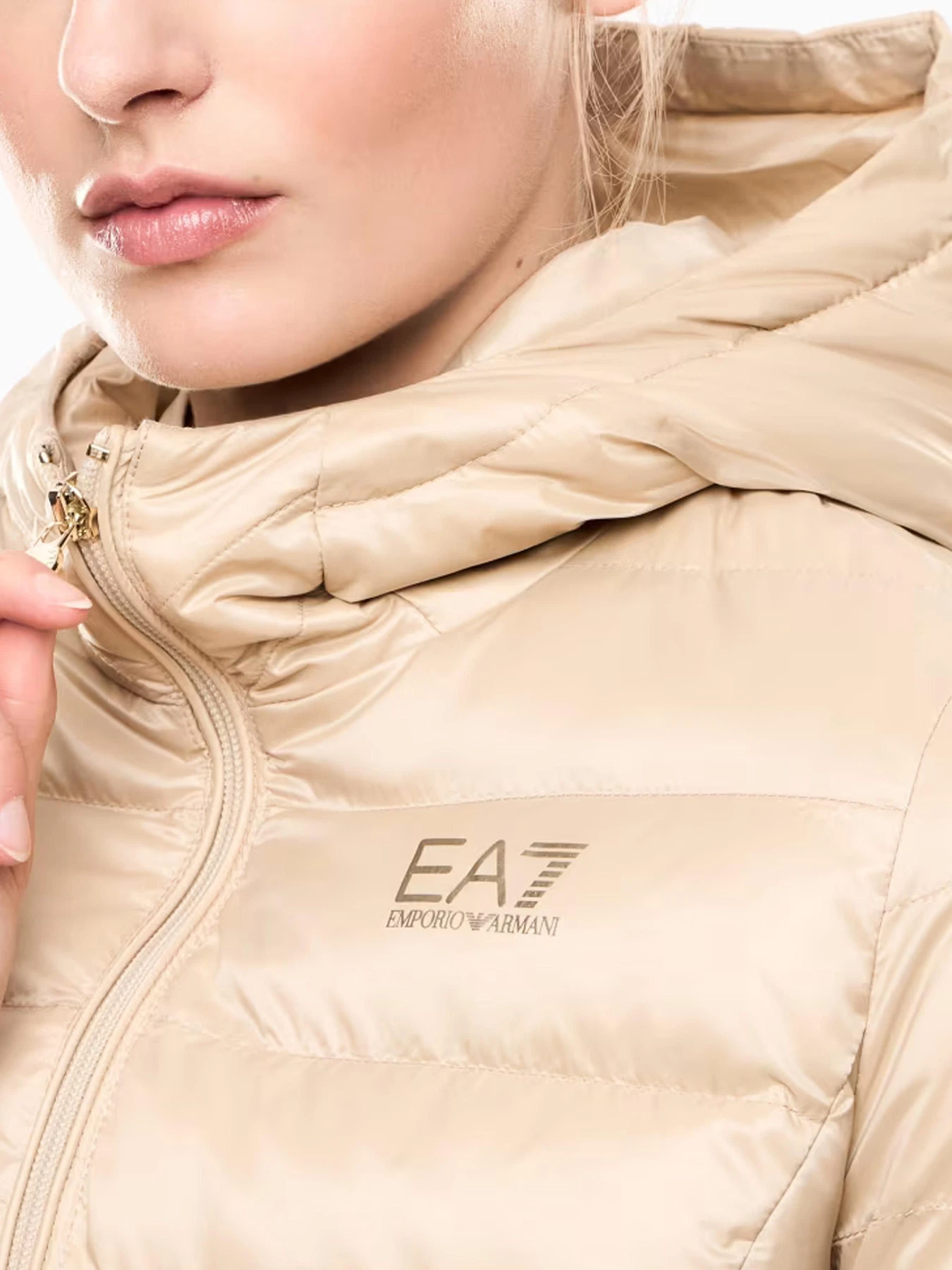 Куртки и дубленки EA7 модель 7W000684-AF12475-U1046 Фото