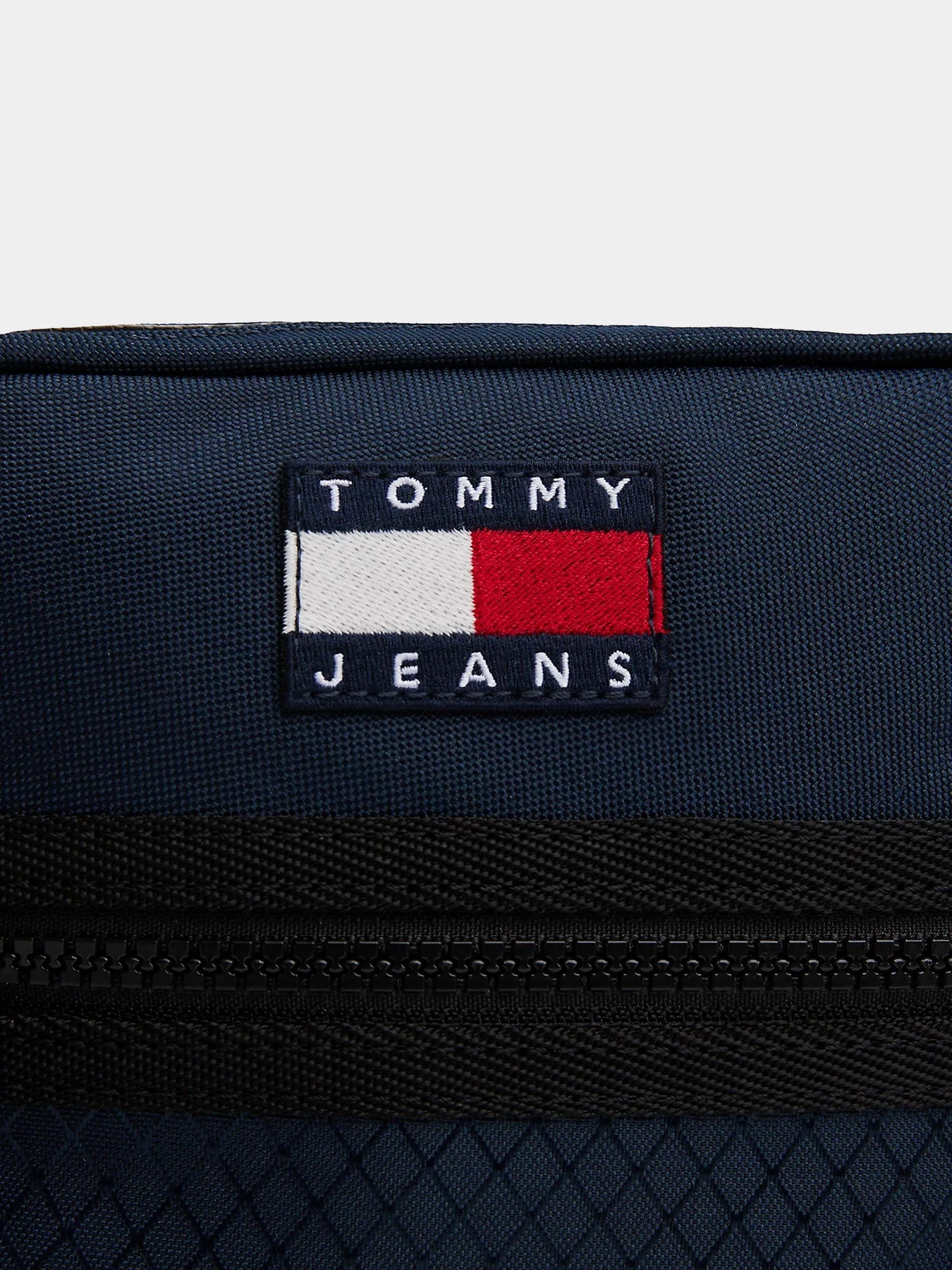 Сумки Tommy Hilfiger модель AM0AM13397-C1G Сумки Tommy Hilfiger модель AM0AM13397-C1G Фото