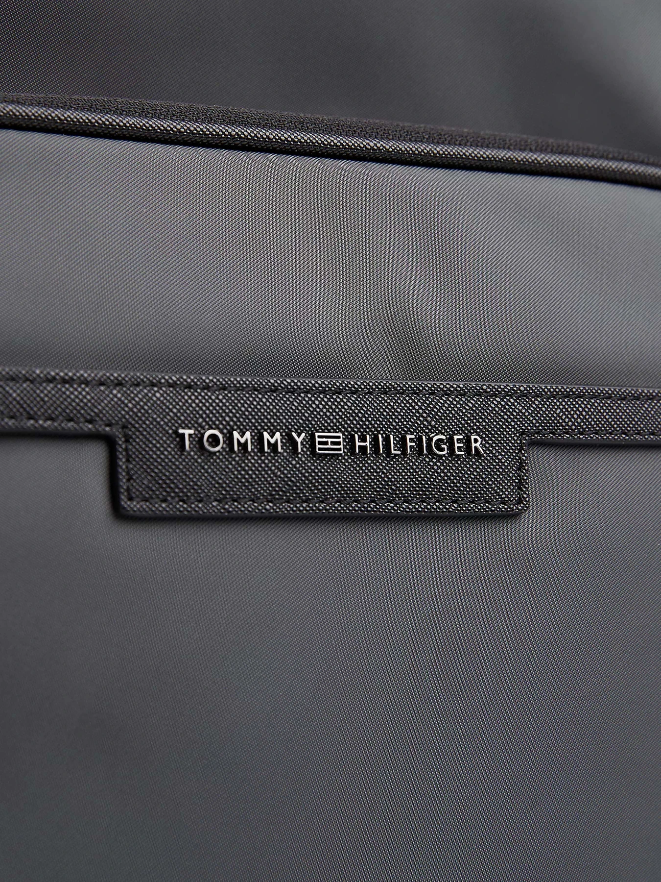 Рюкзаки Tommy Hilfiger модель AM0AM13464-PSM Рюкзаки Tommy Hilfiger модель AM0AM13464-PSM Фото