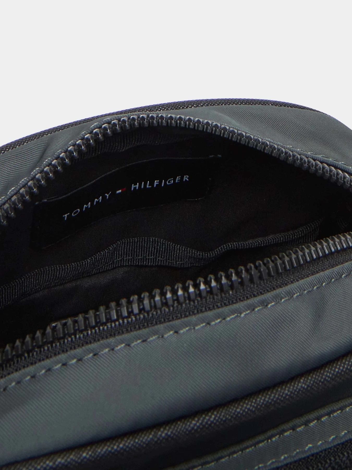 Сумки Tommy Hilfiger модель AM0AM13465-PSM Сумки Tommy Hilfiger модель AM0AM13465-PSM Фото