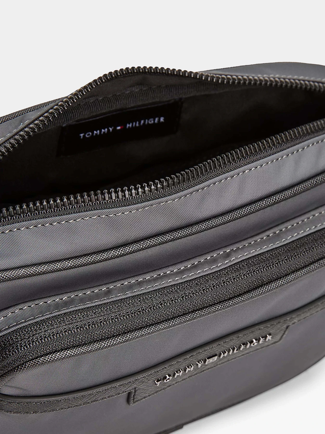 Сумки Tommy Hilfiger модель AM0AM13468-PSM Сумки Tommy Hilfiger модель AM0AM13468-PSM Фото
