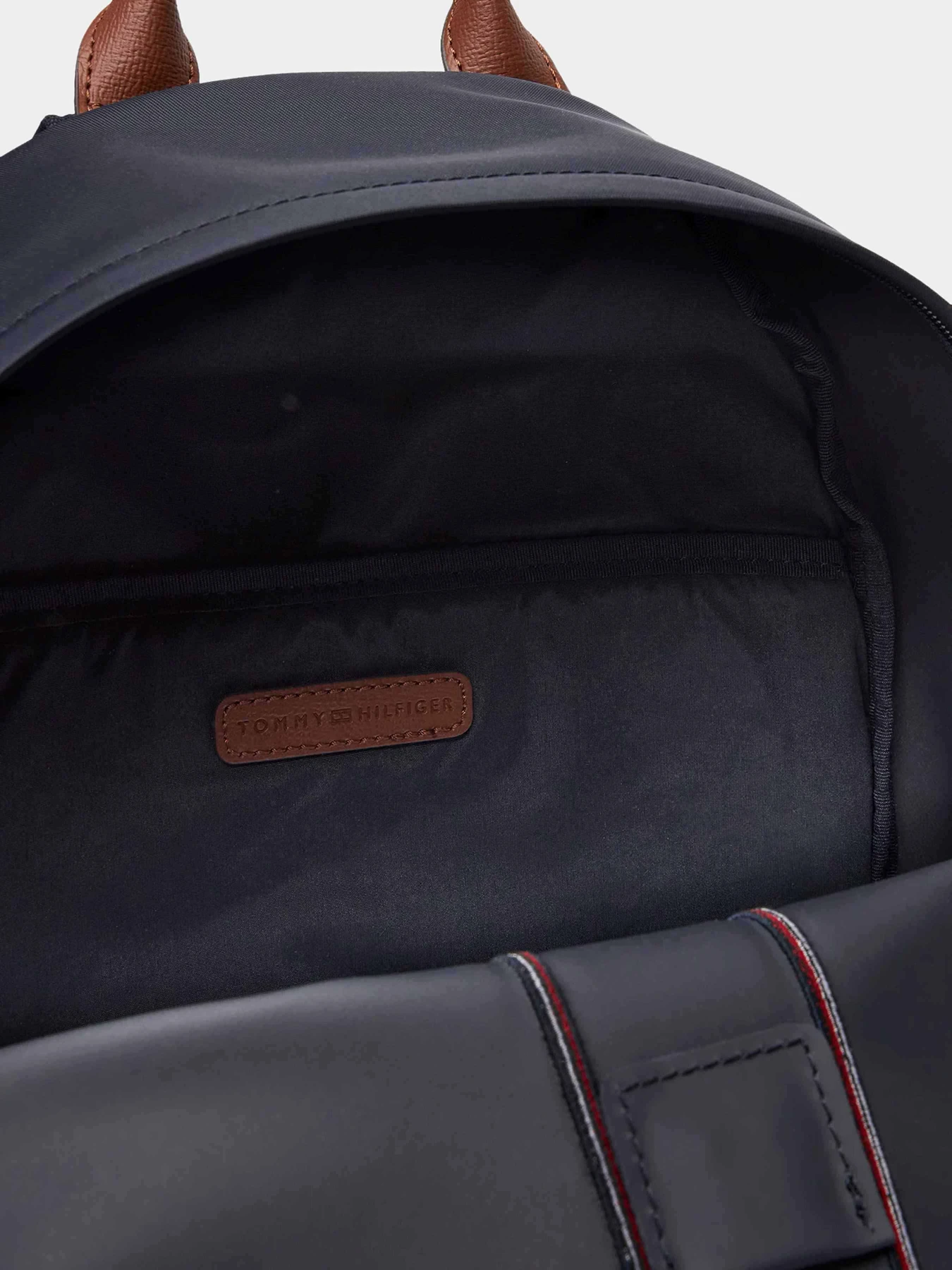Рюкзаки Tommy Hilfiger модель AW0AW17651-0GY Рюкзаки Tommy Hilfiger модель AW0AW17651-0GY Фото