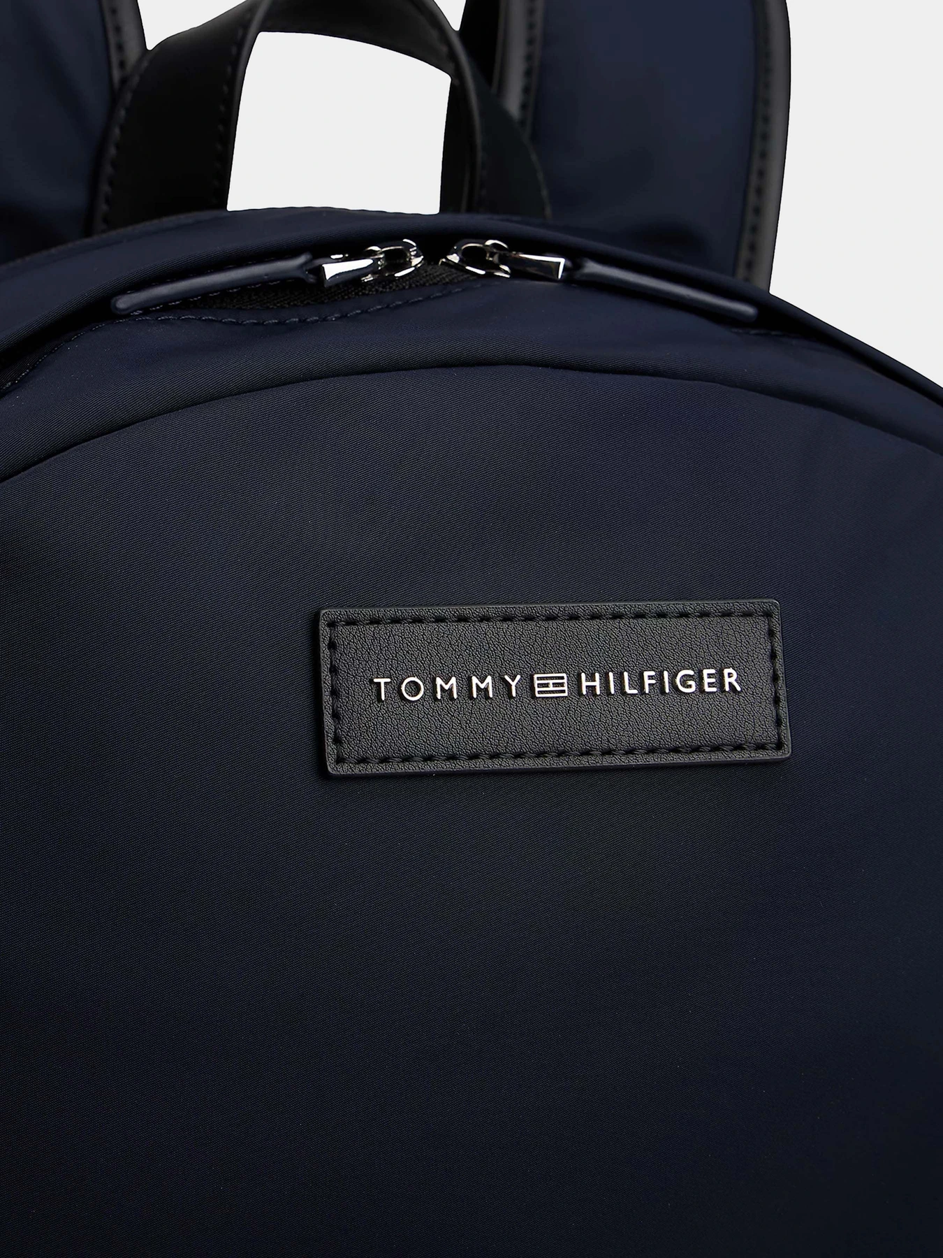 Рюкзаки Tommy Hilfiger модель AM0AM13617-DW6 Рюкзаки Tommy Hilfiger модель AM0AM13617-DW6 Фото