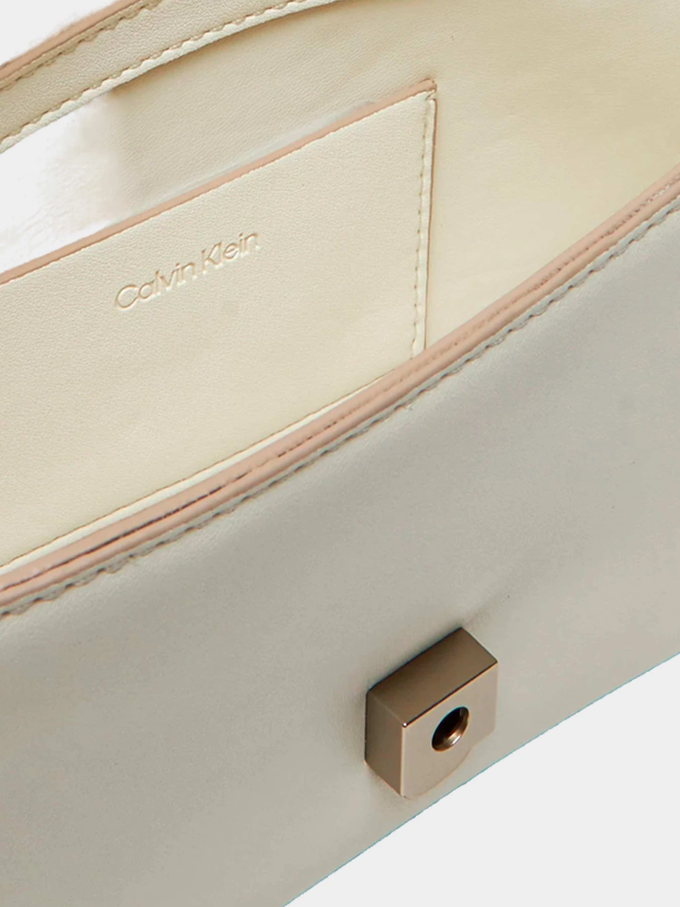 Сумки Calvin Klein модель LV04K3148G-FUP Сумки Calvin Klein модель LV04K3148G-FUP Фото