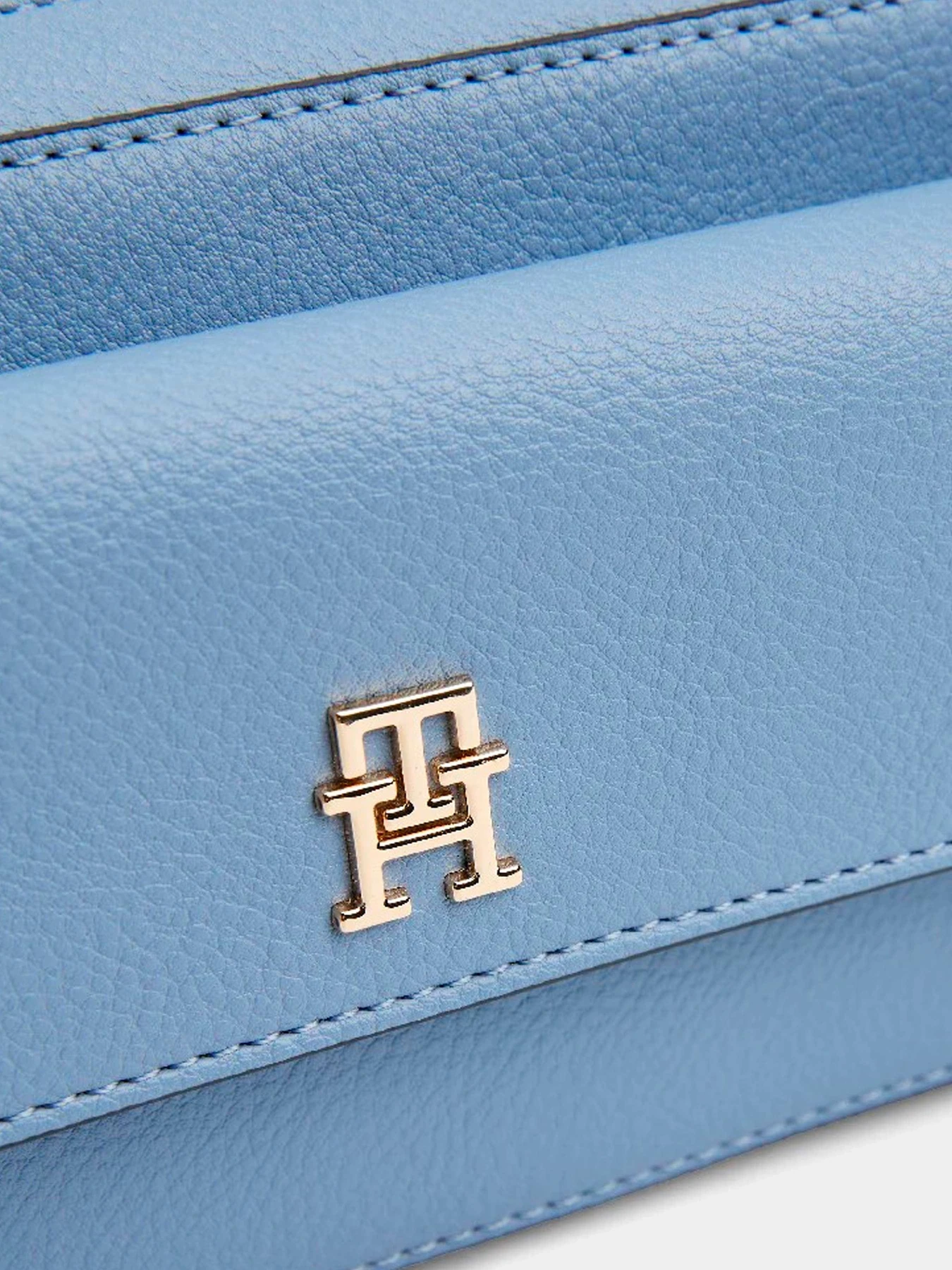 Сумки Tommy Hilfiger модель AW0AW17455-C2B Сумки Tommy Hilfiger модель AW0AW17455-C2B Фото