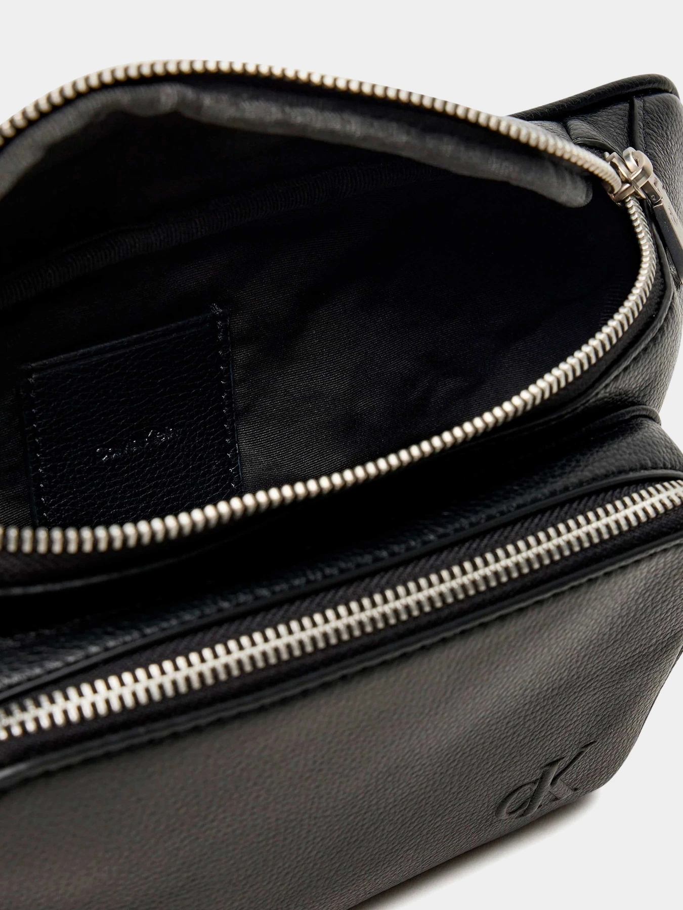 Сумки Calvin Klein модель LV04D3130G-UB1 Сумки Calvin Klein модель LV04D3130G-UB1 Фото