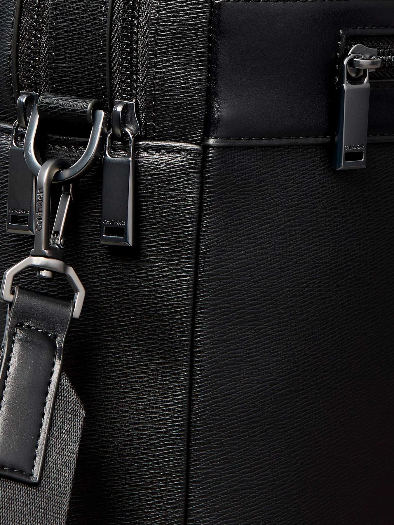 Сумки Calvin Klein модель LV04D3263G-UB1 Сумки Calvin Klein модель LV04D3263G-UB1 Фото