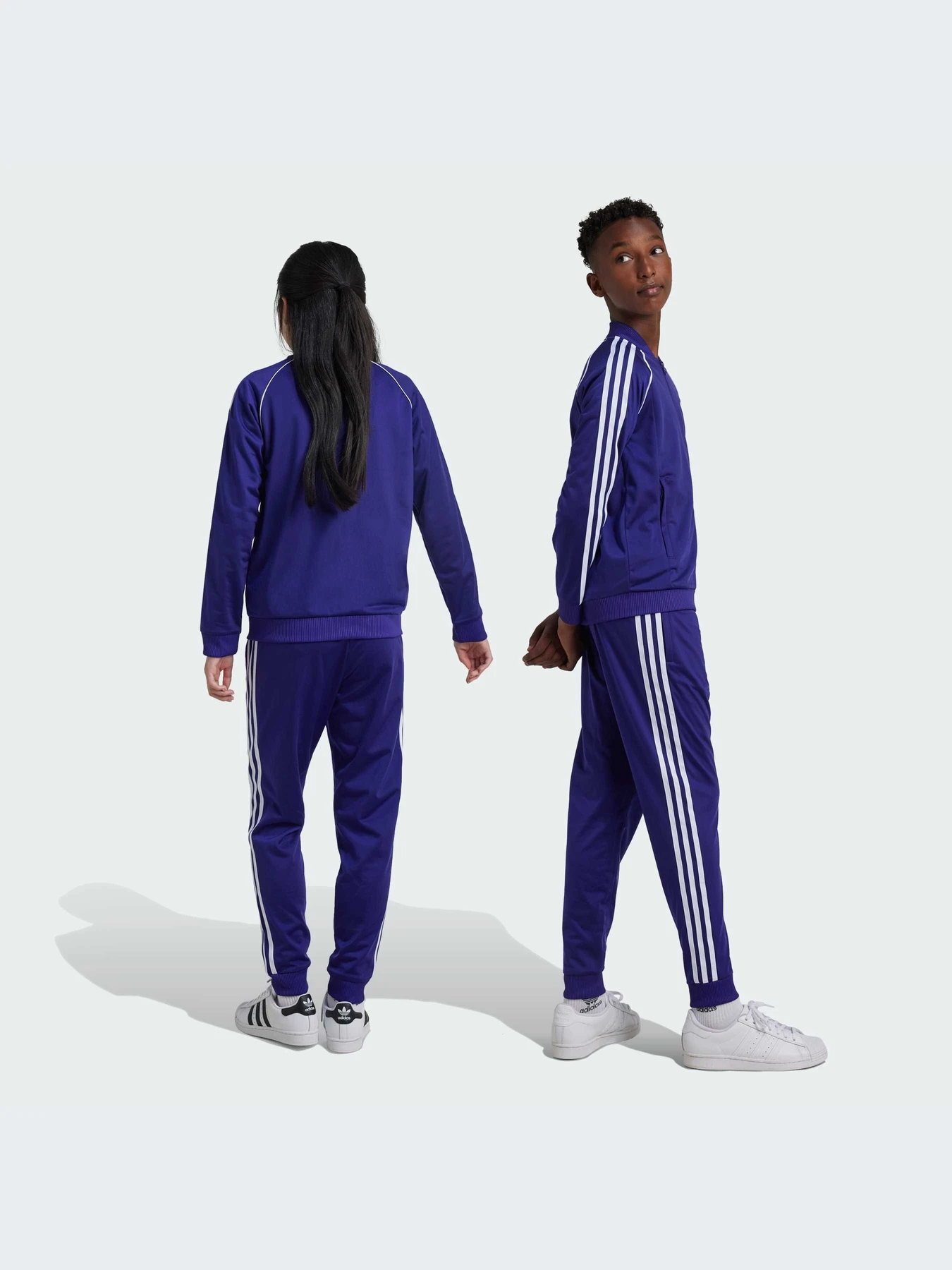 Брюки Adidas Adicolor модель IY7464-KZ Брюки Adidas Adicolor модель IY7464-KZ Фото
