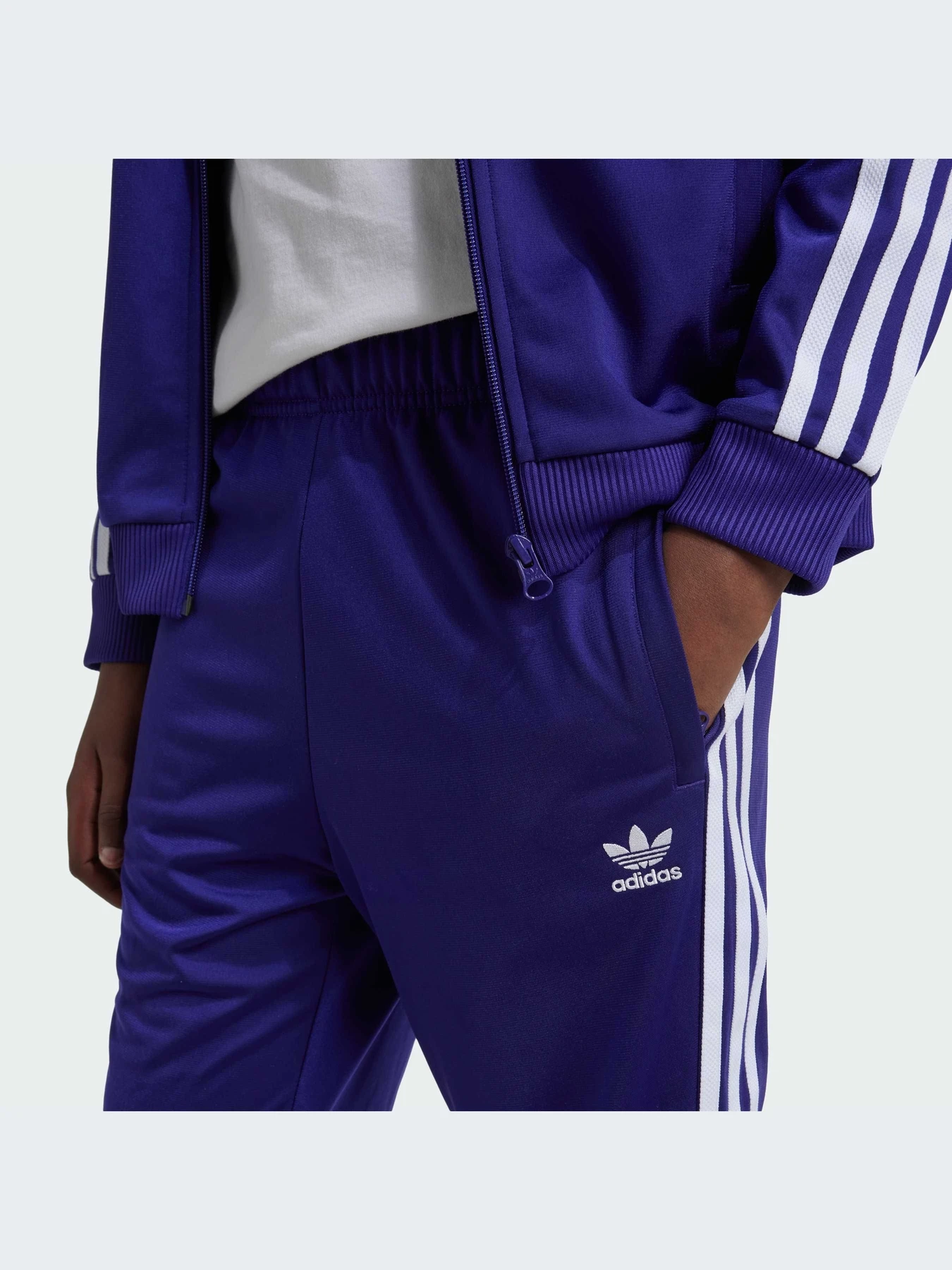 Брюки Adidas Adicolor модель IY7464-KZ Брюки Adidas Adicolor модель IY7464-KZ Фото