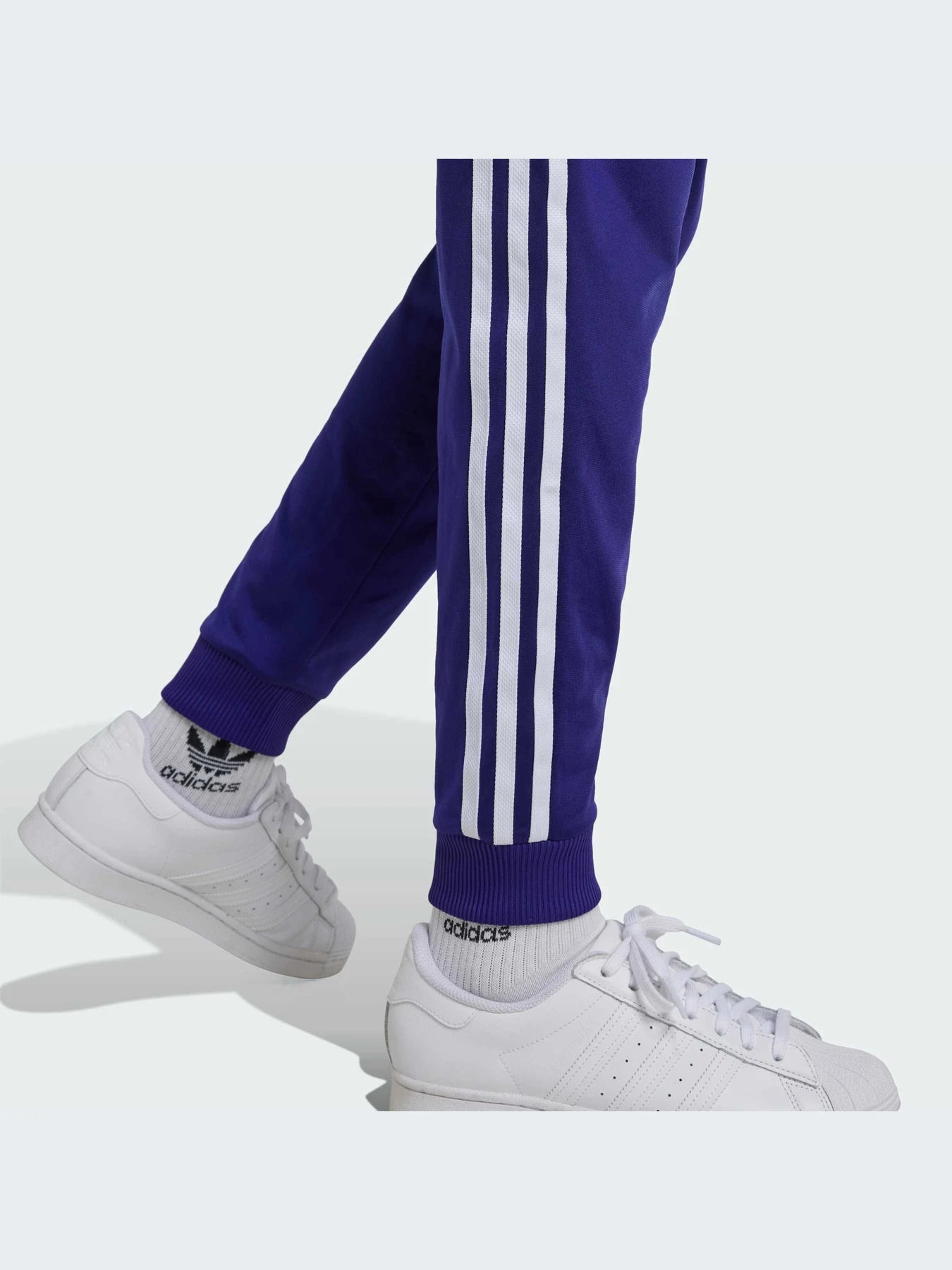 Брюки Adidas Adicolor модель IY7464-KZ Брюки Adidas Adicolor модель IY7464-KZ Фото