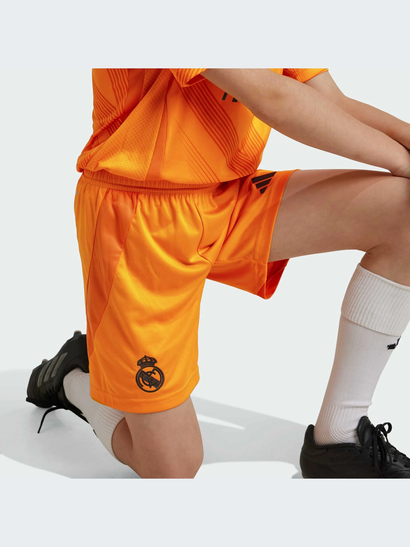 Шорты Adidas модель IT5198-KZ Шорты Adidas модель IT5198-KZ Фото