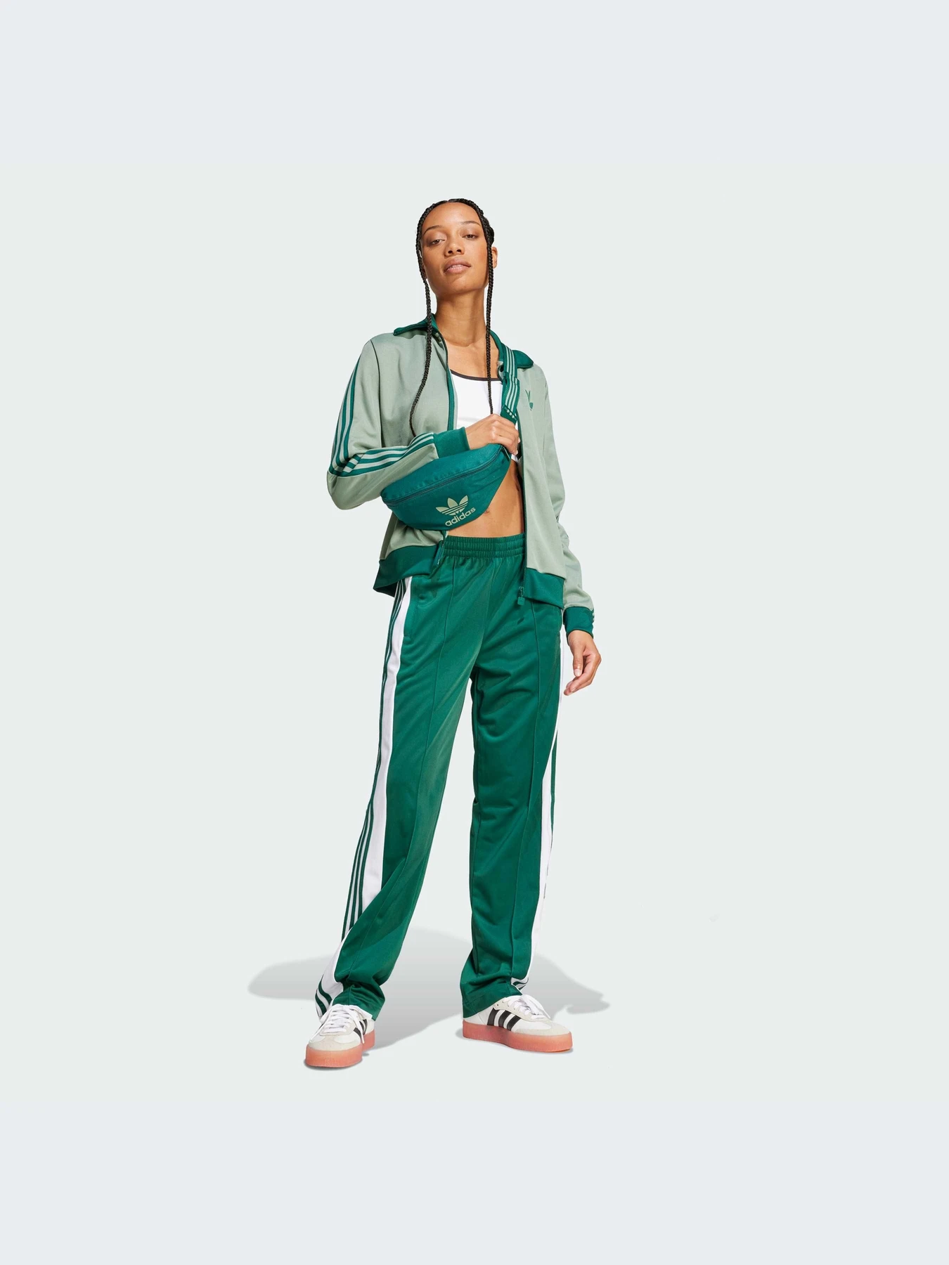 Брюки Adidas Adicolor модель JD0852-KZ Брюки Adidas Adicolor модель JD0852-KZ Фото