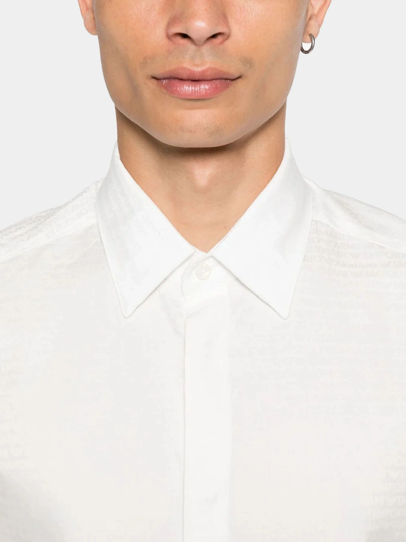 Рубашки Emporio Armani модель EM003755-AF18123-F0136 Рубашки Emporio Armani модель EM003755-AF18123-F0136 Фото