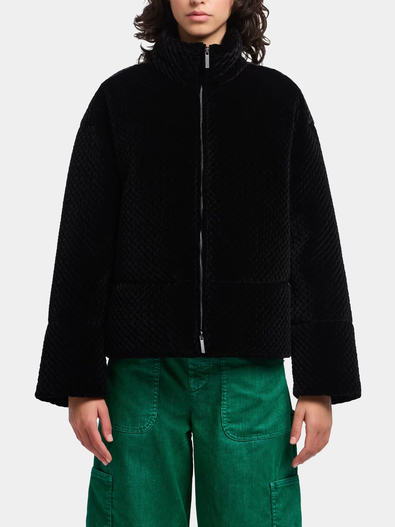 Куртки и дубленки Emporio Armani модель EW001464-AF14361-UC001 Куртки и дубленки Emporio Armani модель EW001464-AF14361-UC001 Фото