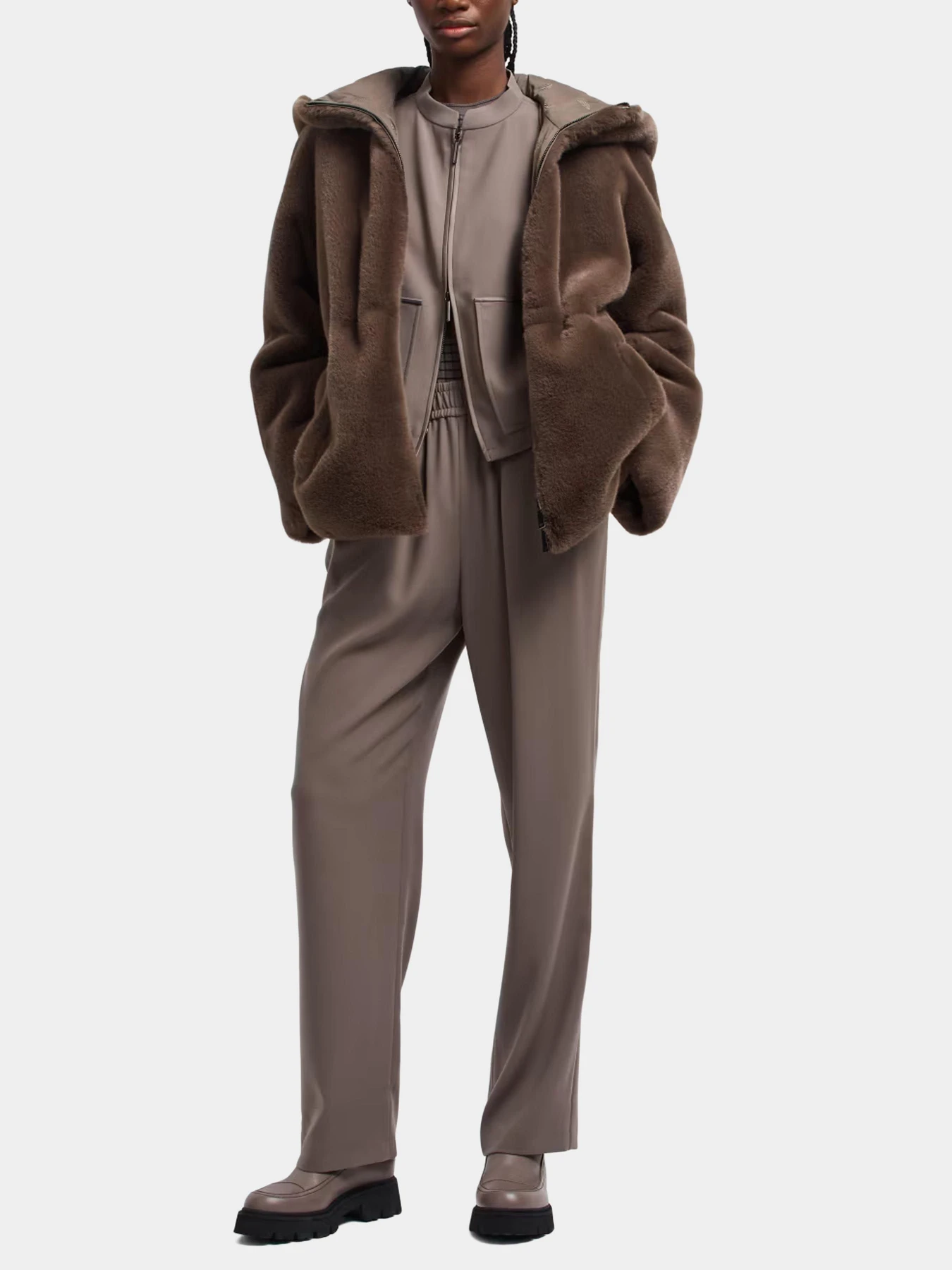 Куртки и дубленки Emporio Armani модель EW001467-AF14618-U6125 Куртки и дубленки Emporio Armani модель EW001467-AF14618-U6125 Фото