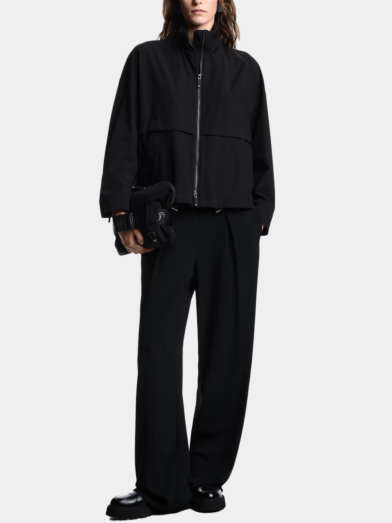 Куртки и дубленки Emporio Armani модель EW002948-AF19594-UC001 Куртки и дубленки Emporio Armani модель EW002948-AF19594-UC001 Фото