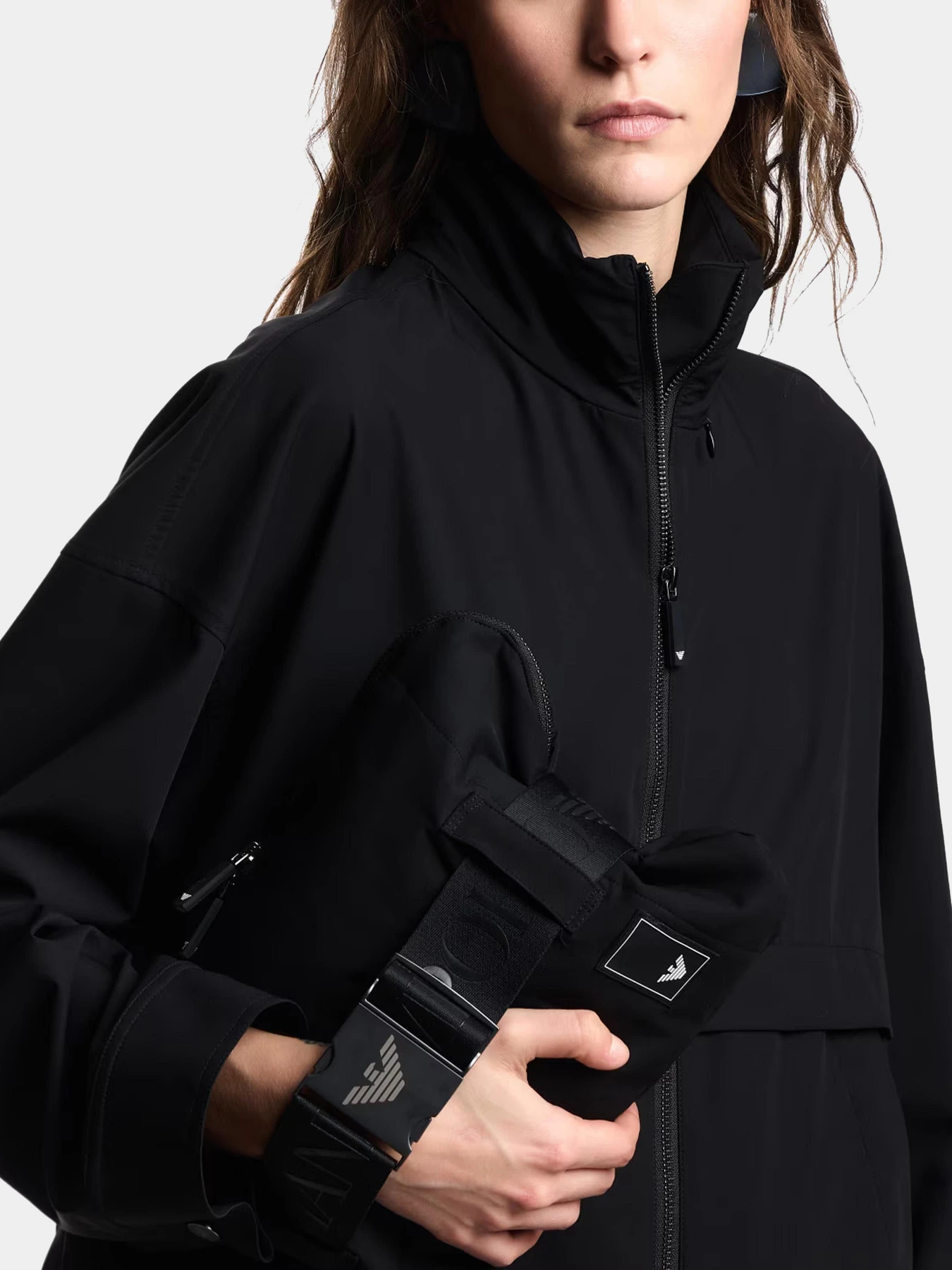 Куртки и дубленки Emporio Armani модель EW002948-AF19594-UC001 Куртки и дубленки Emporio Armani модель EW002948-AF19594-UC001 Фото
