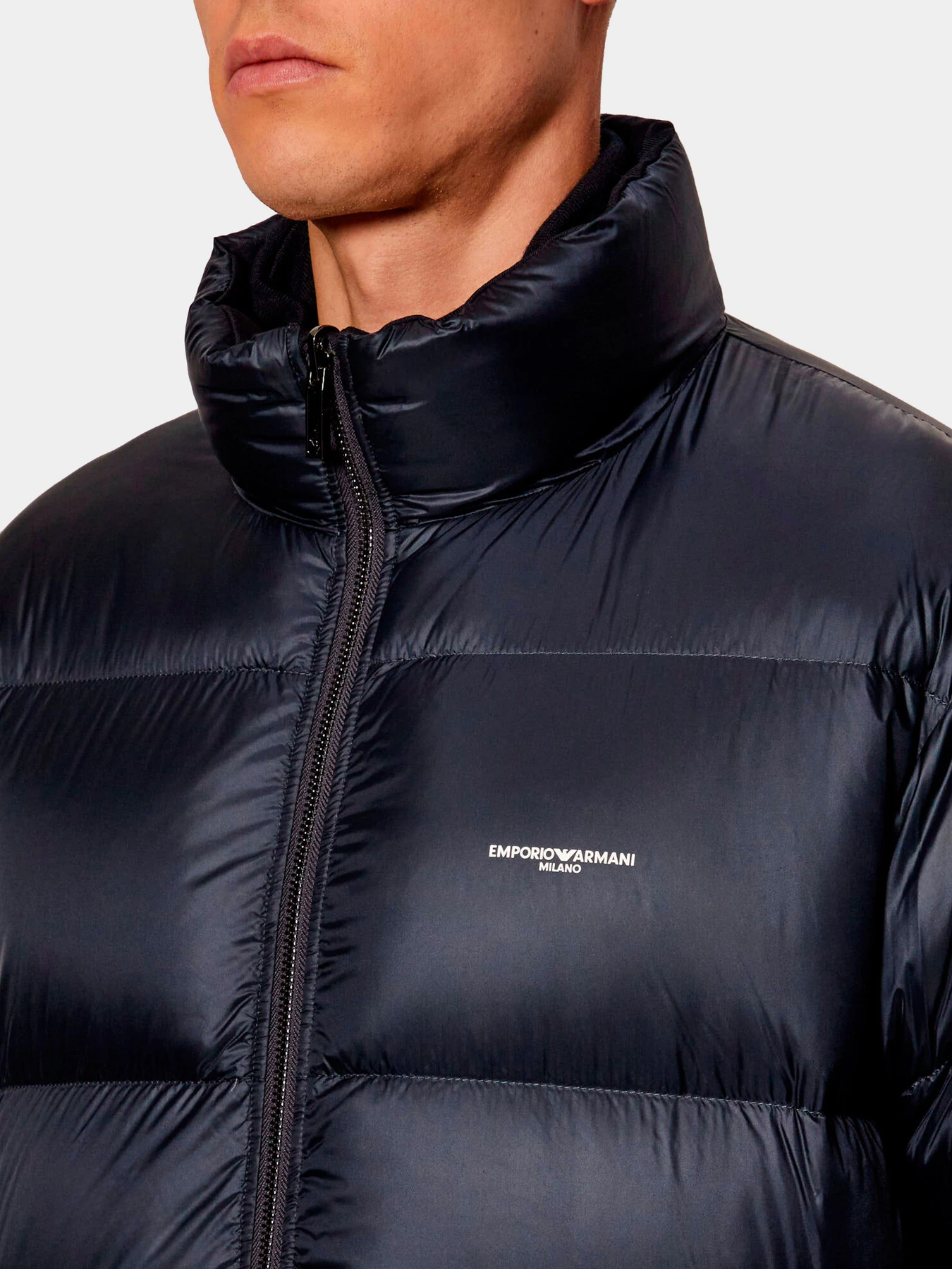 Куртки и дубленки Emporio Armani модель EM003275-AF18078-UB118 Куртки и дубленки Emporio Armani модель EM003275-AF18078-UB118 Фото