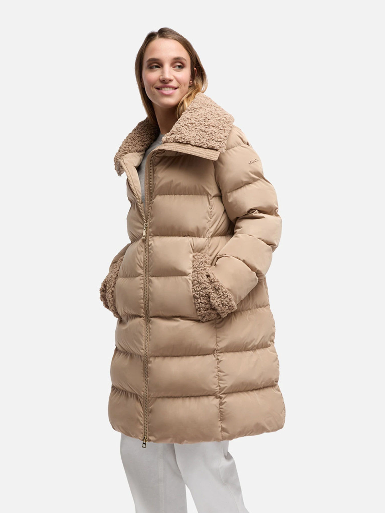 Куртки и дубленки Geox модель W5628E-T3266-F5228 Куртки и дубленки Geox модель W5628E-T3266-F5228 Фото