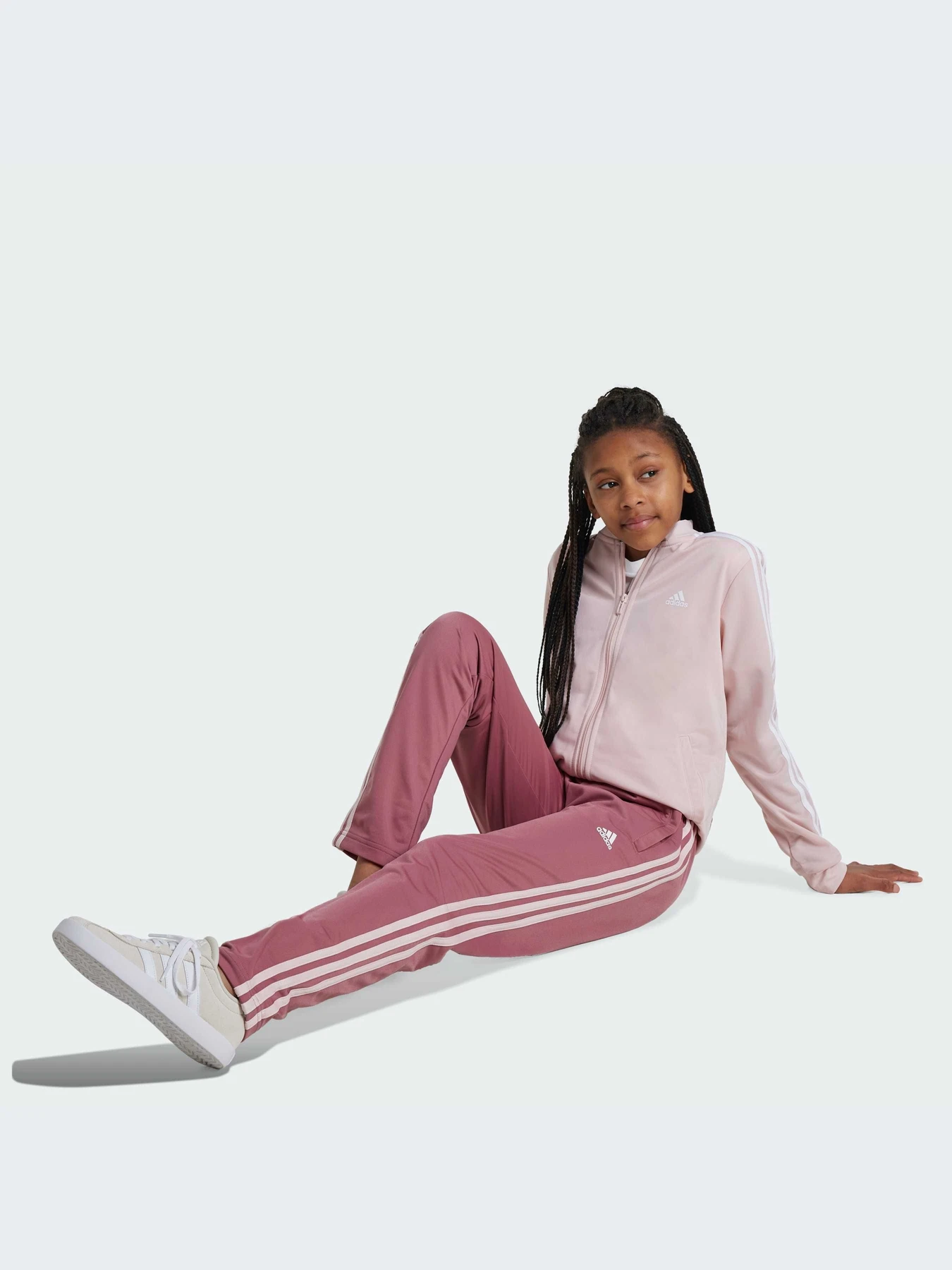 Костюмы Adidas модель IZ3460-KZ Костюмы Adidas модель IZ3460-KZ Фото