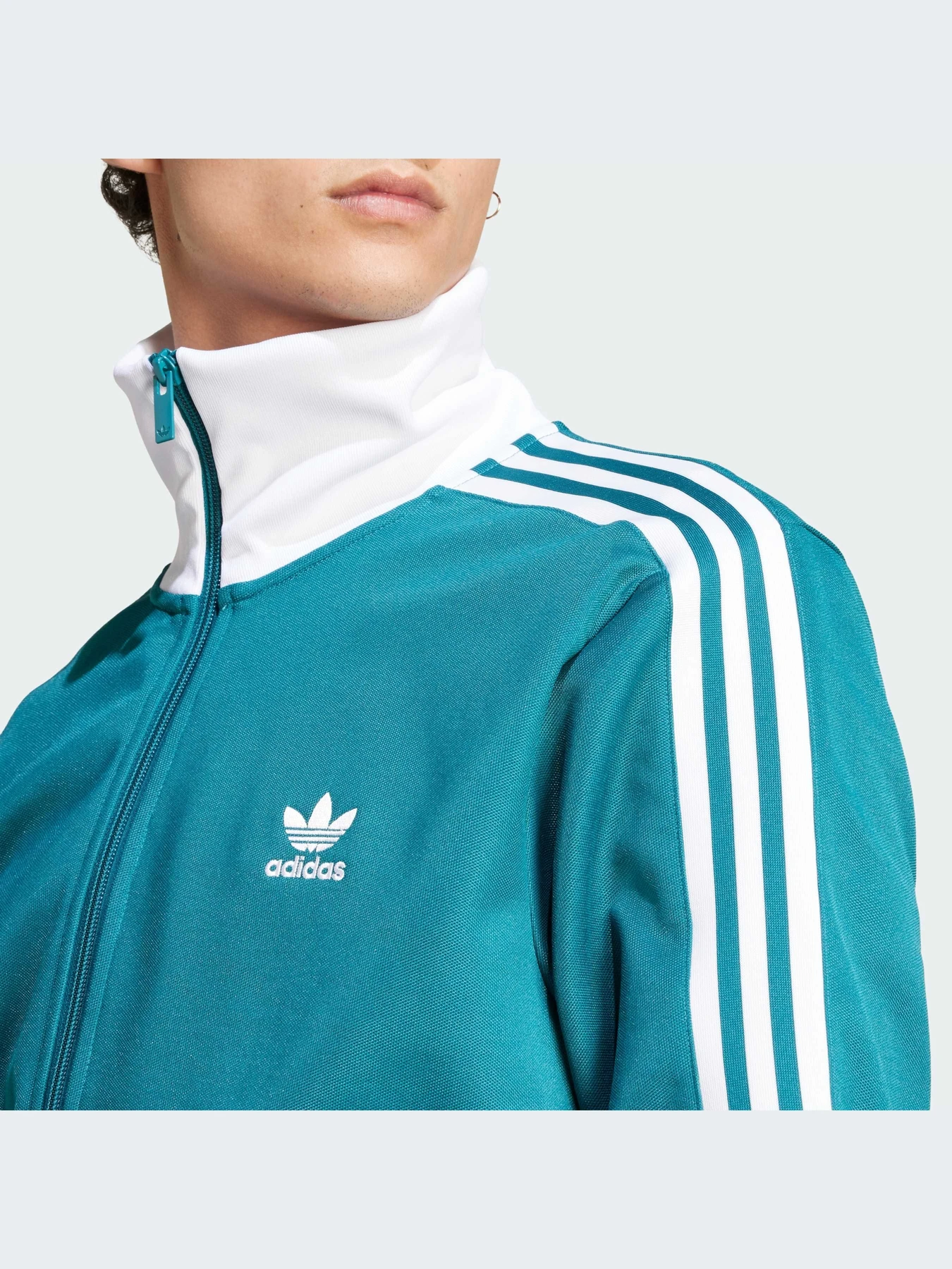 Худи и свитшоты Adidas Adicolor модель IY9878-KZ Худи и свитшоты Adidas Adicolor модель IY9878-KZ Фото