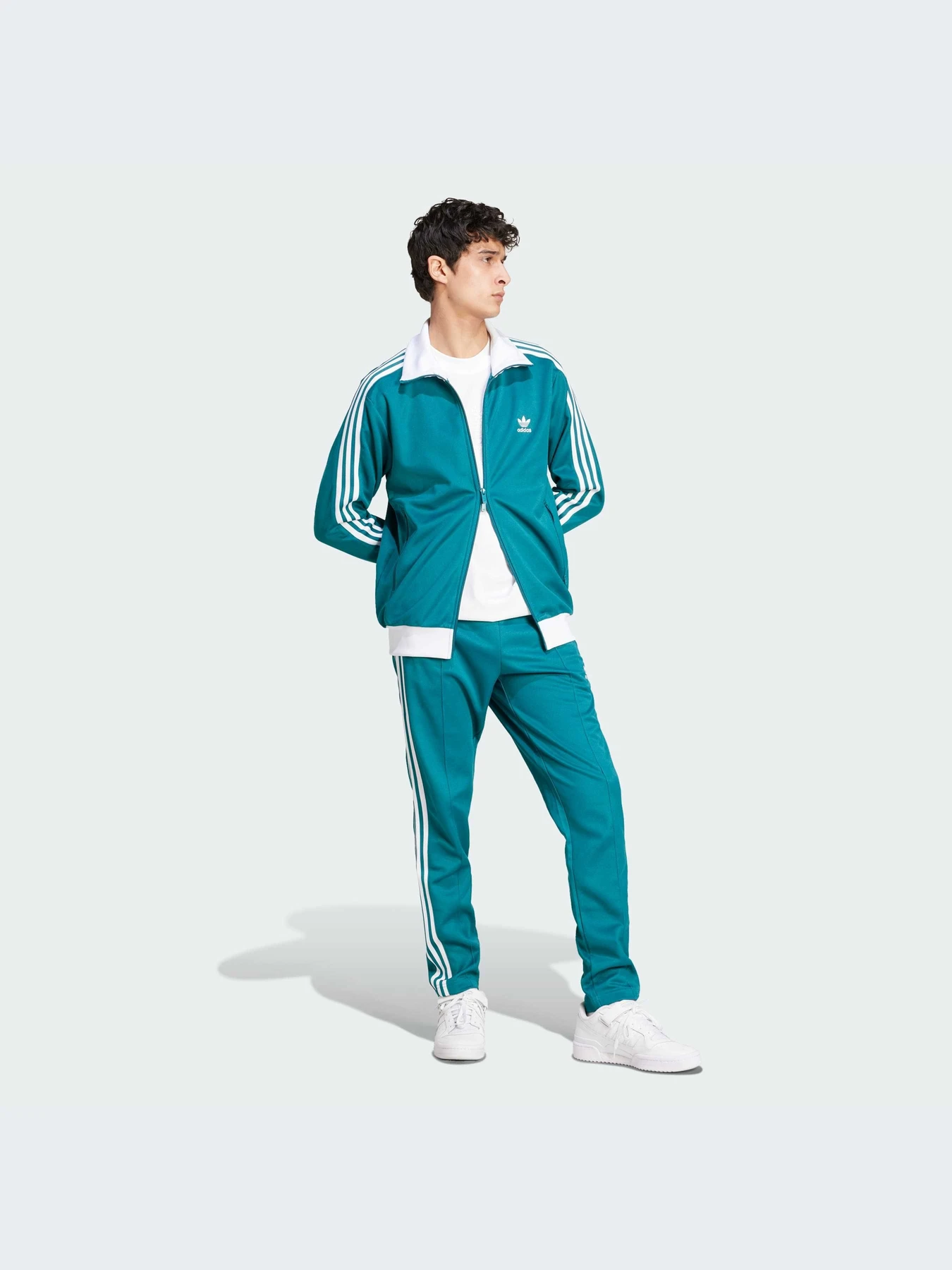 Брюки Adidas Adicolor модель IY9876-KZ Брюки Adidas Adicolor модель IY9876-KZ Фото