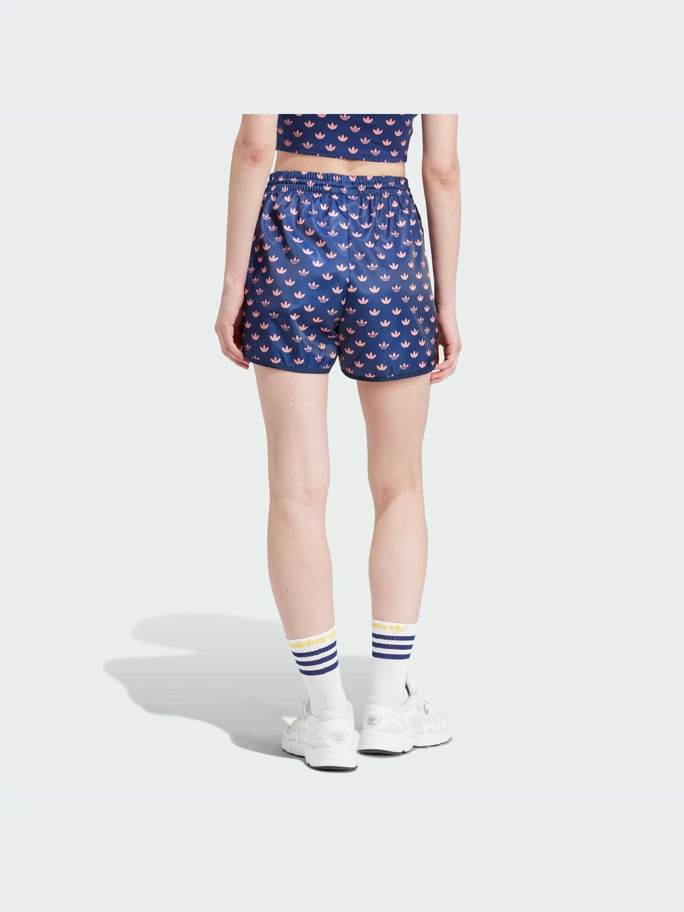 Шорты Adidas Graphics модель IY0324-KZ Шорты Adidas Graphics модель IY0324-KZ Фото