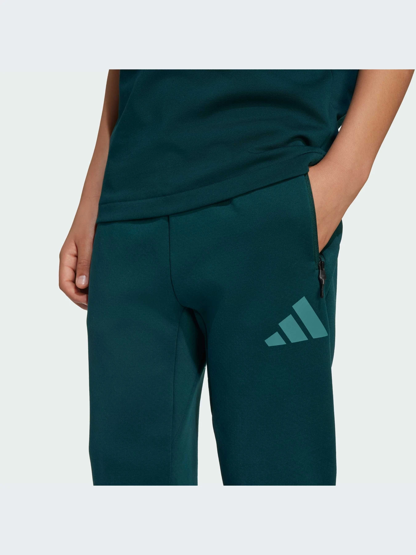 Брюки Adidas ZNE модель JW2430-KZ Брюки Adidas ZNE модель JW2430-KZ Фото