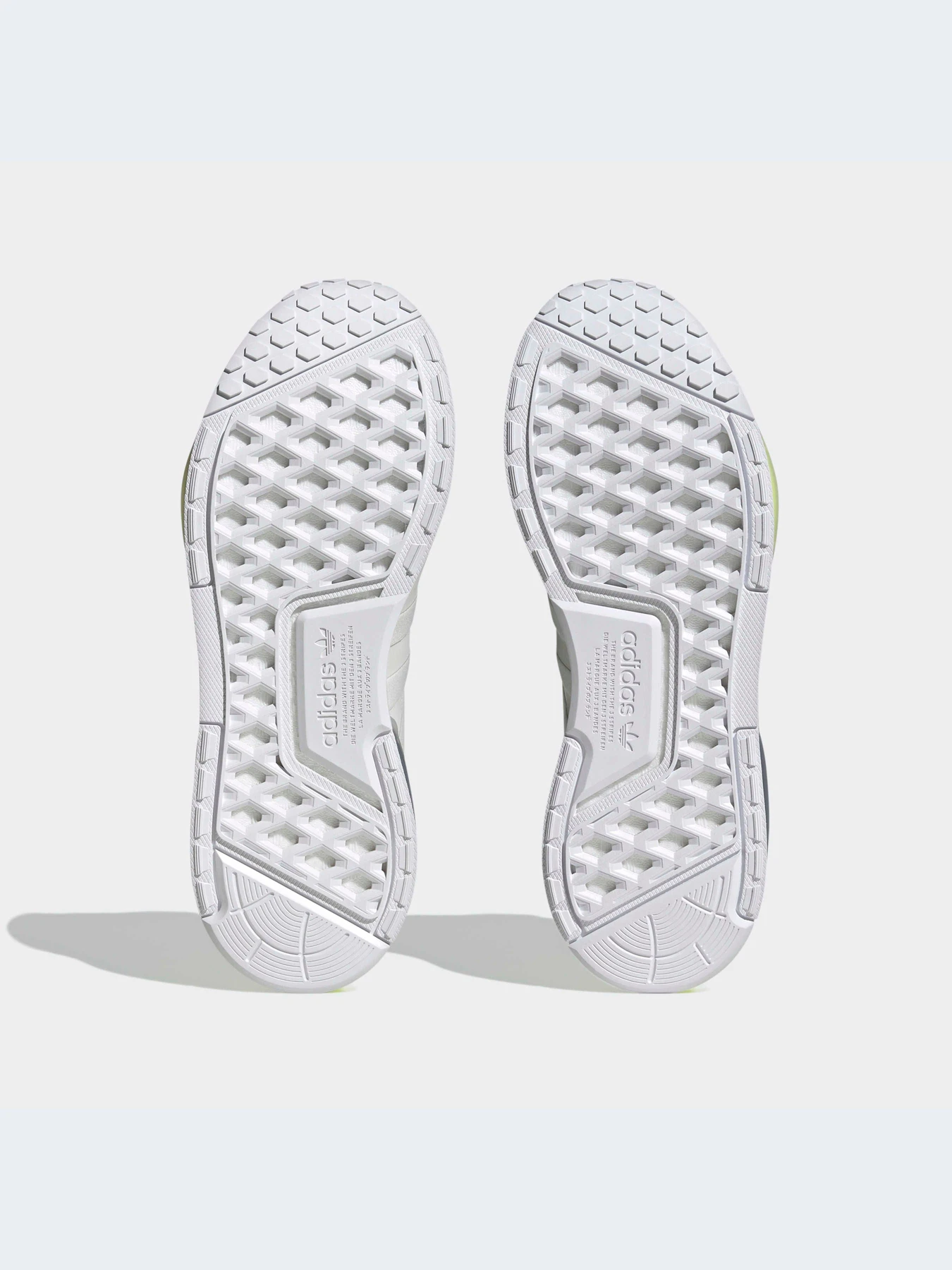 Кроссовки Adidas NMD модель GY7356-KZ Кроссовки Adidas NMD модель GY7356-KZ Фото
