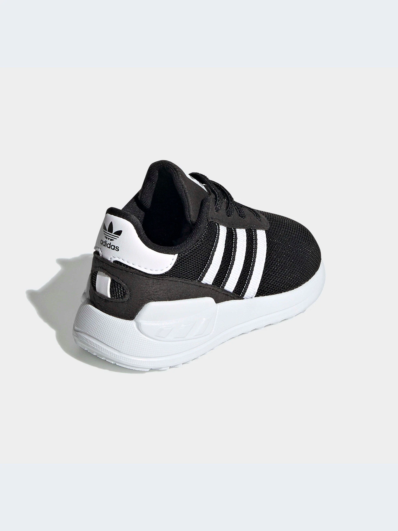 Кроссовки Adidas модель FW5843-KZ Кроссовки Adidas модель FW5843-KZ Фото