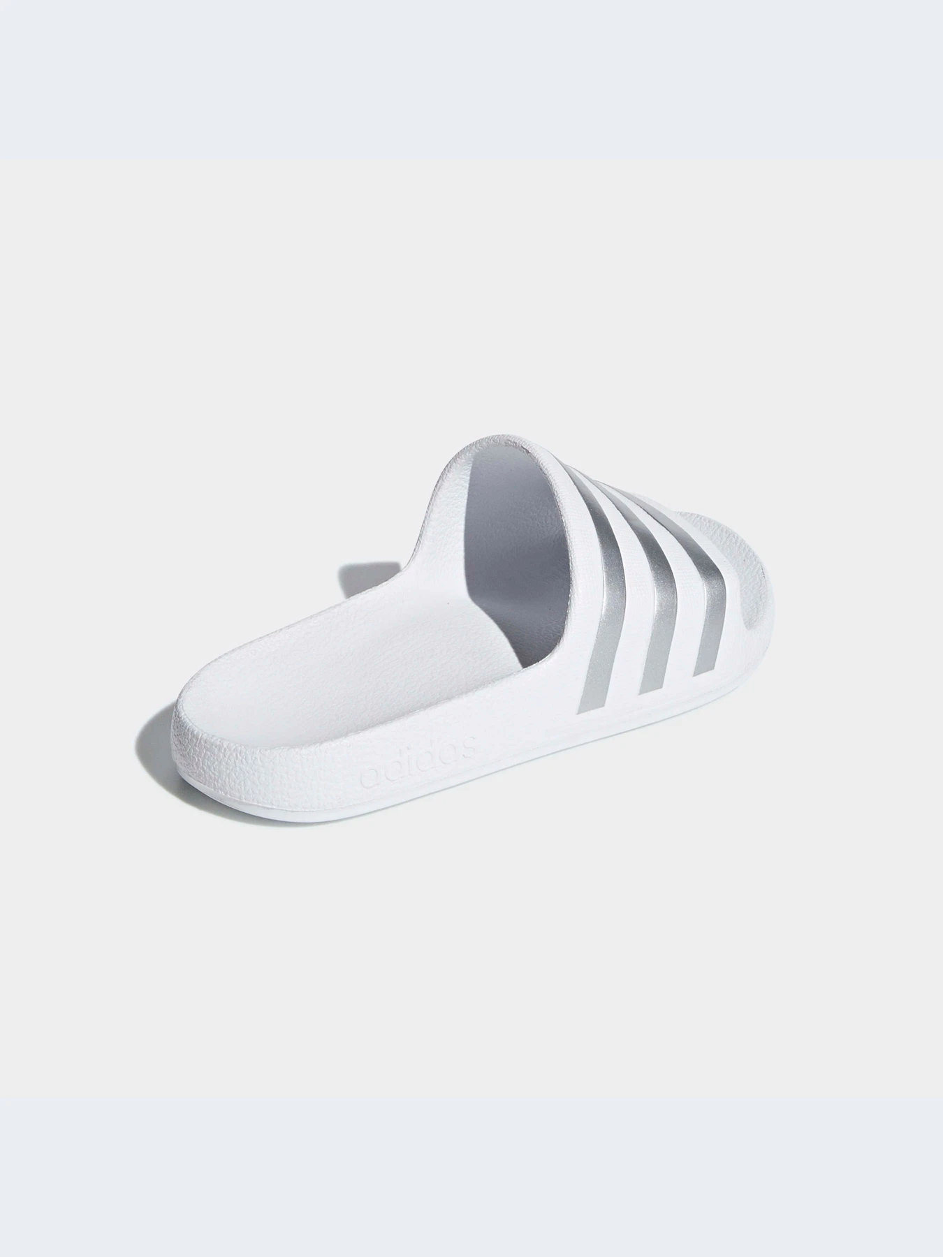 Шлёпанцы Adidas Adilette модель F35555-KZ Шлёпанцы Adidas Adilette модель F35555-KZ Фото